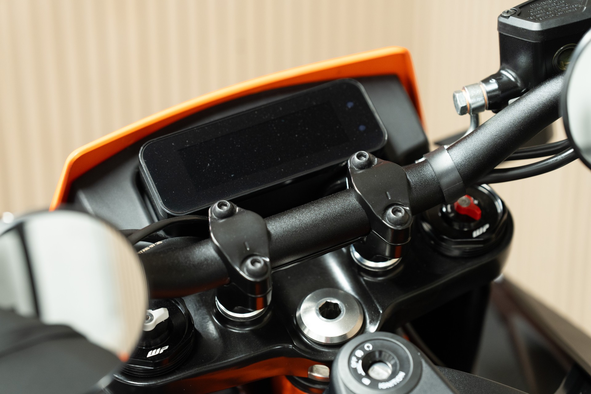 KTM 390 SMC R mit Kurzheck und SuMo-Spiegelumbau-image-3