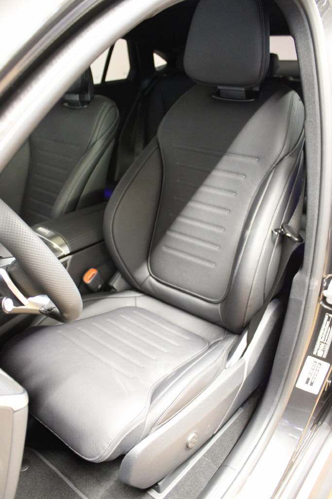 MERCEDES-BENZ GLC 300 4Matic Coupé AMG Line-image-5