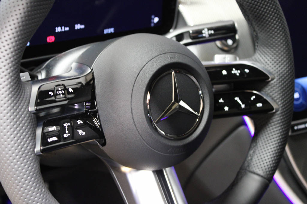 MERCEDES-BENZ GLC 300 4Matic Coupé AMG Line-image-8