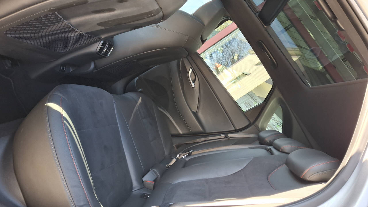 HYUNDAI i30 1.5 T-GDi N-Line-image-6