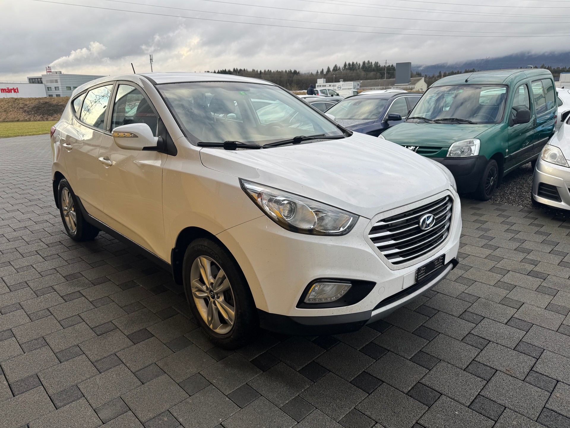 HYUNDAI iX 35 Fuel Cell 2WD-image-2