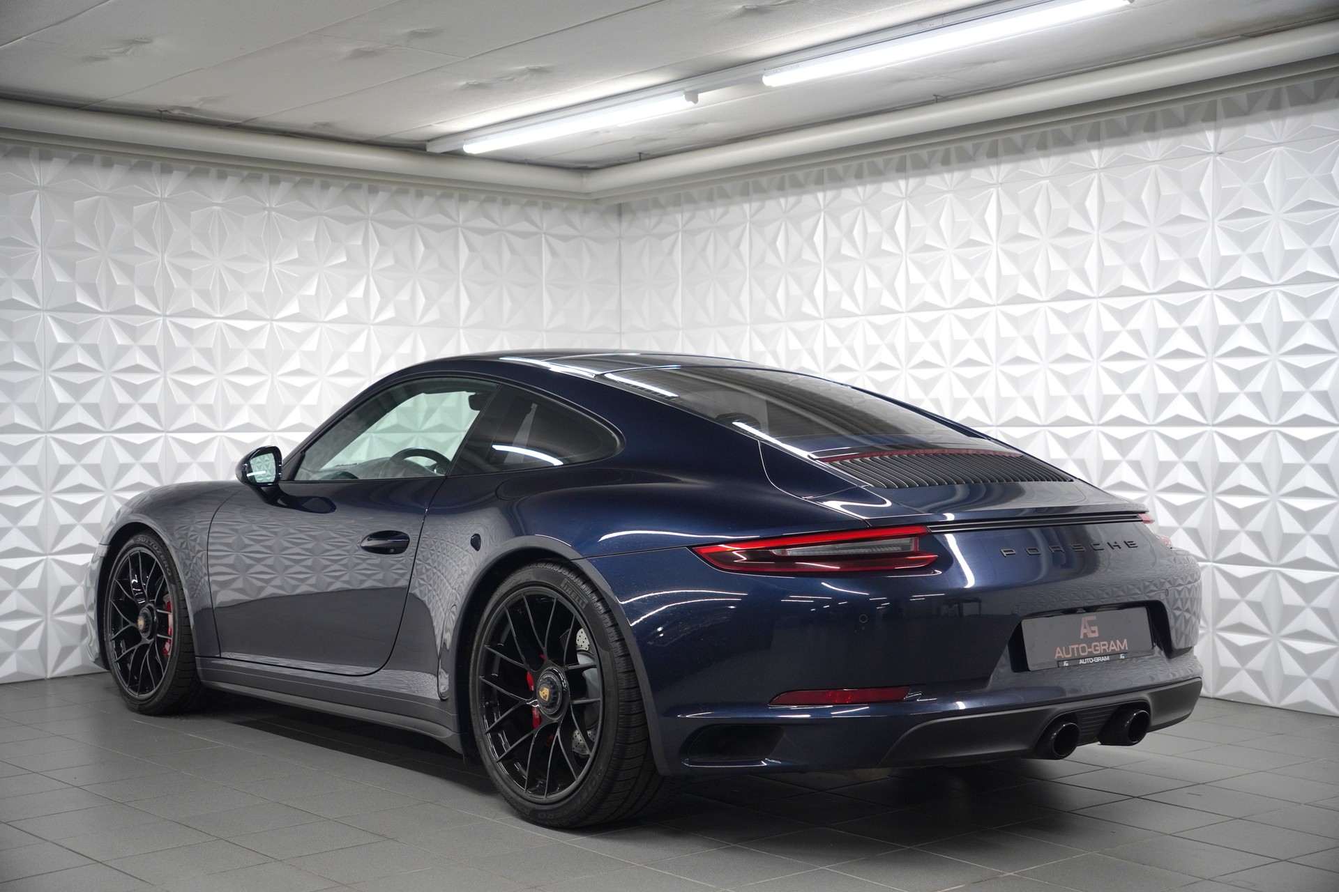 PORSCHE 911 Carrera GTS PDK-showroom-element-2