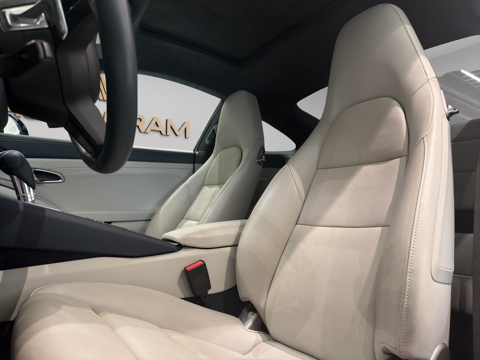 PORSCHE 911 Carrera GTS PDK-image-12
