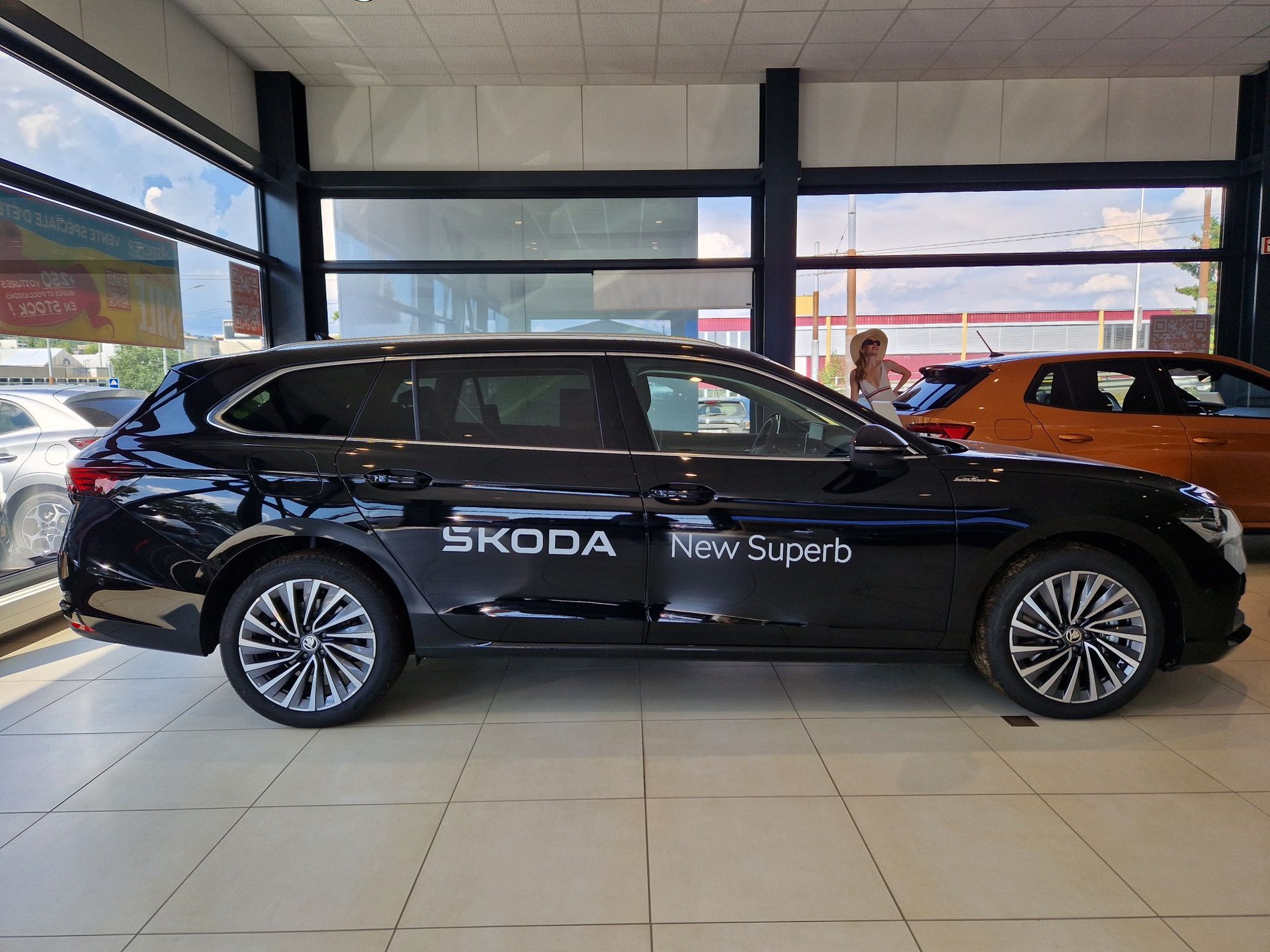 SKODA Superb Combi 2.0 TDi L&K 4x4 DSG-image-4