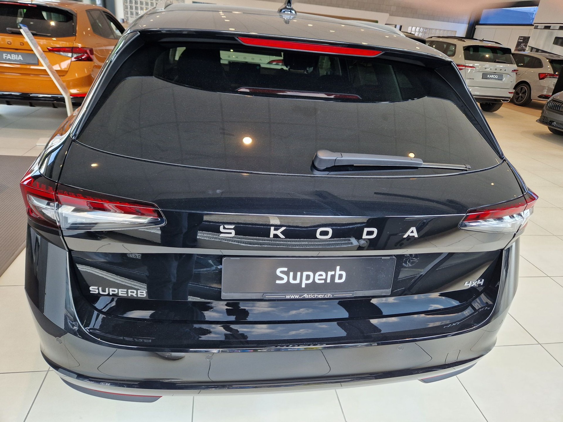 SKODA Superb Combi 2.0 TDi L&K 4x4 DSG-image-10