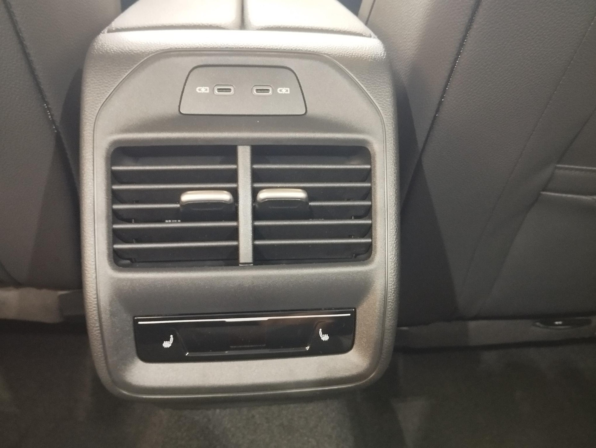 SKODA Superb Combi 2.0 TDi L&K 4x4 DSG-showroom-element-3