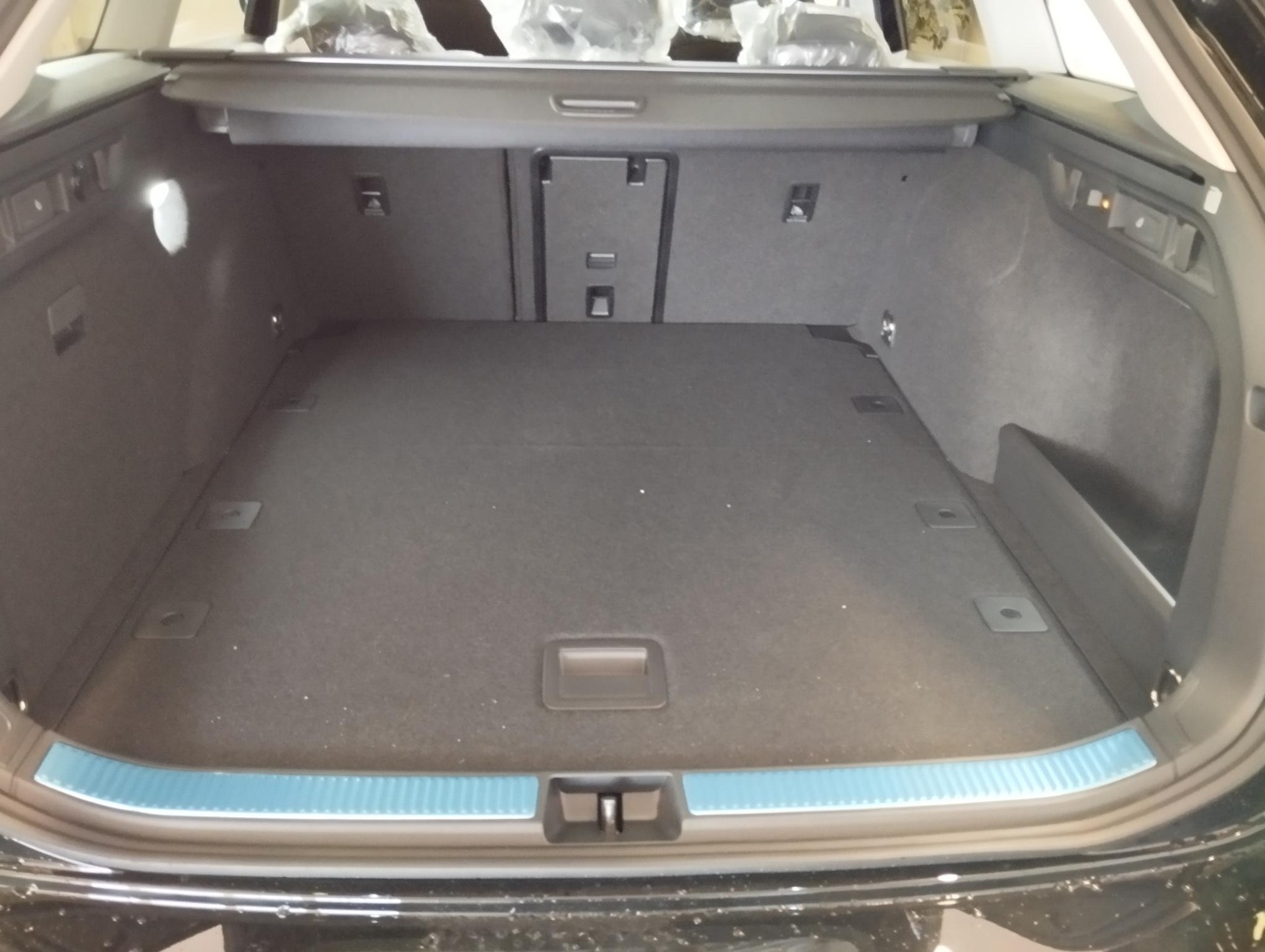 SKODA Superb Combi 2.0 TDi L&K 4x4 DSG-showroom-element-1