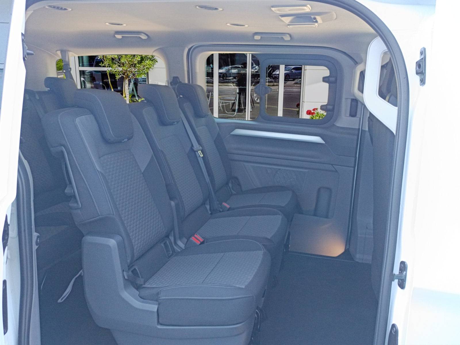 VW Caravelle 2.0 TDI Life Aut.8 4 Motion-image-19