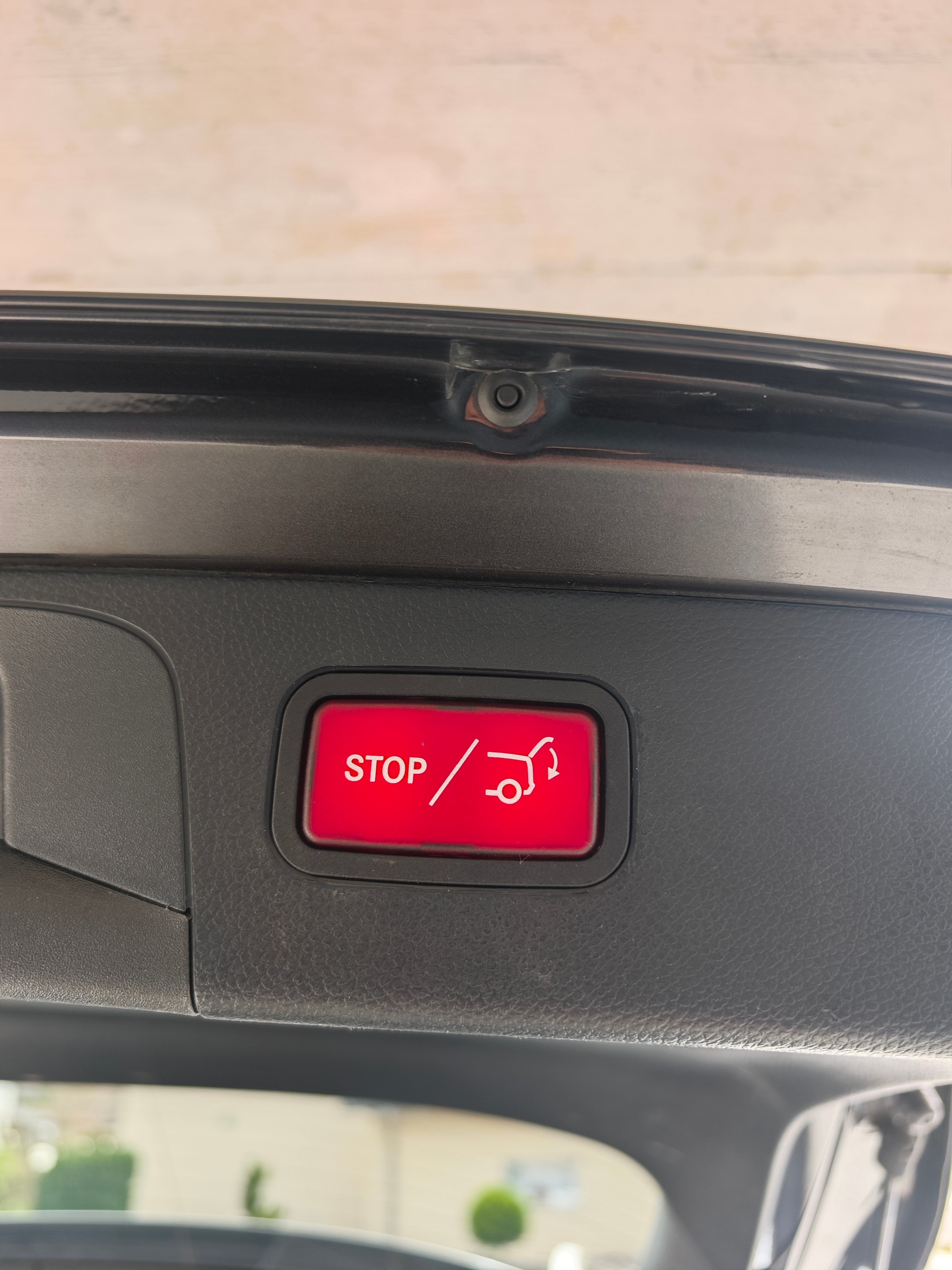 MERCEDES-BENZ GLC 220 d 4Matic 9G-Tronic-image-4