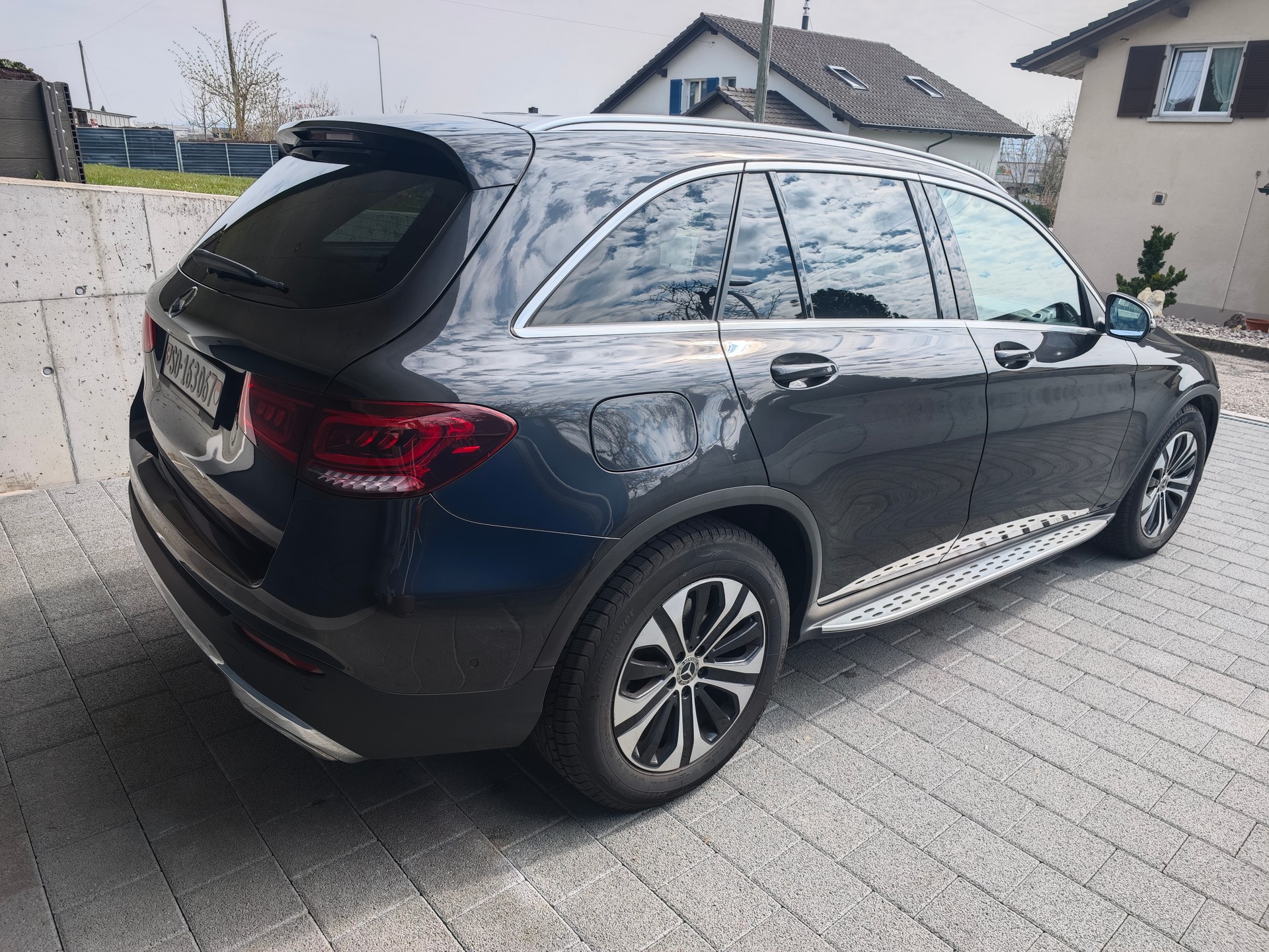 MERCEDES-BENZ GLC 220 d 4Matic 9G-Tronic-image-9