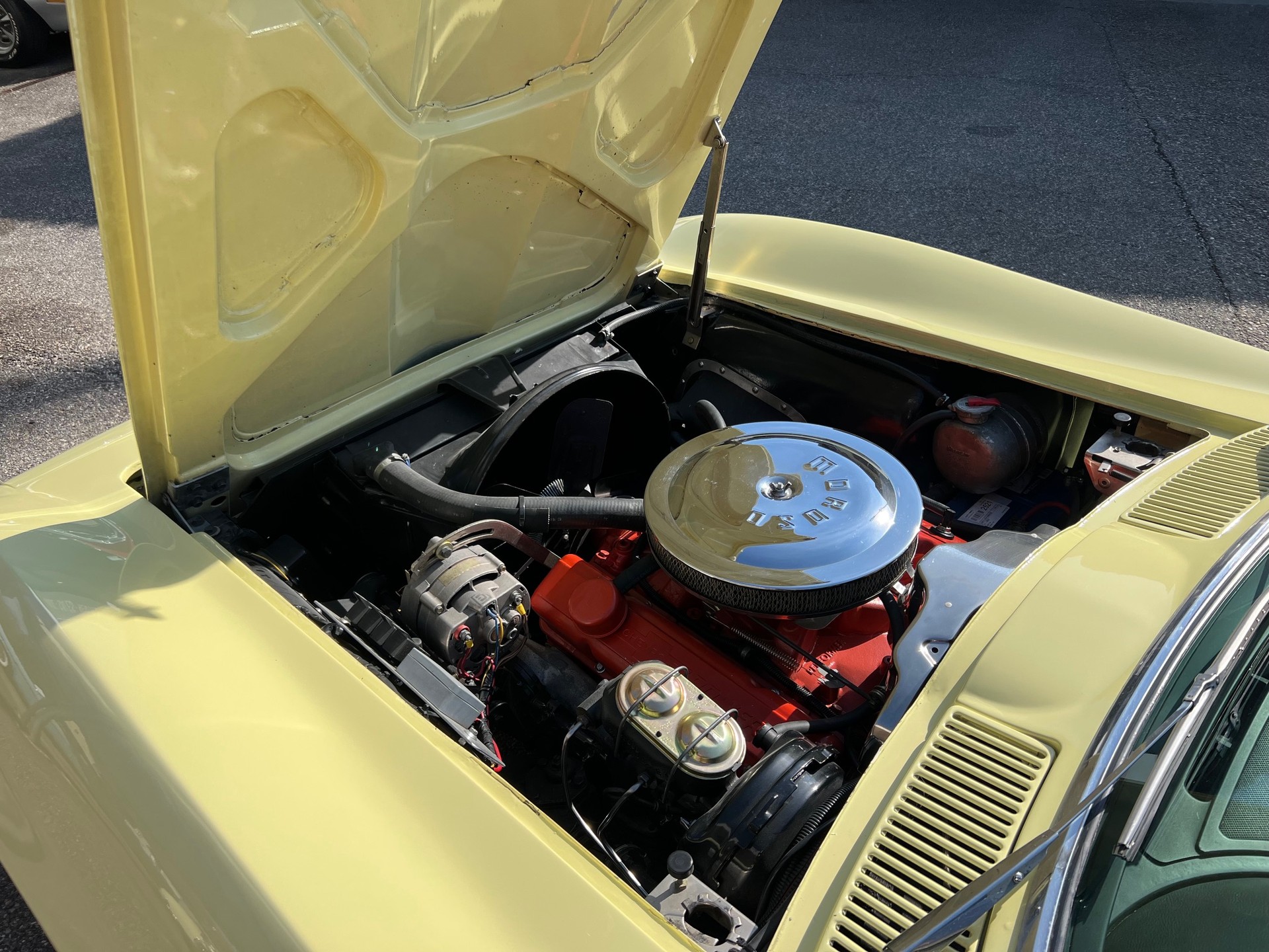 CHEVROLET Corvette C2 Stingray-image-14