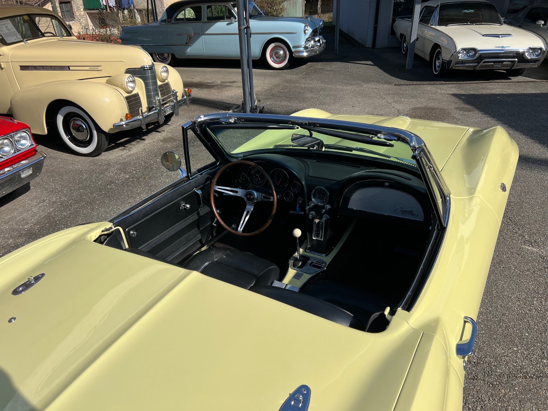 CHEVROLET Corvette C2 Stingray-image-10