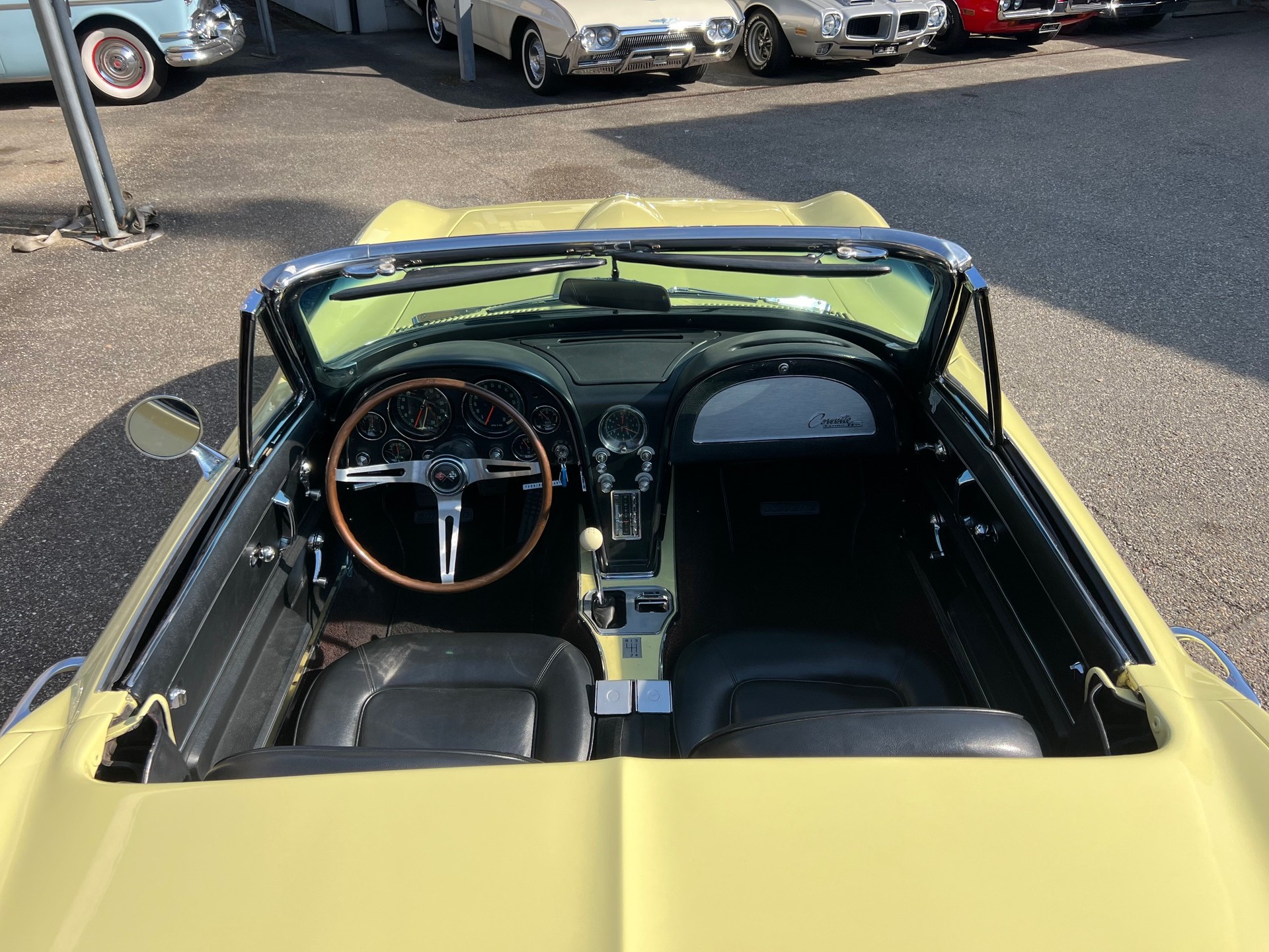 CHEVROLET Corvette C2 Stingray-image-15