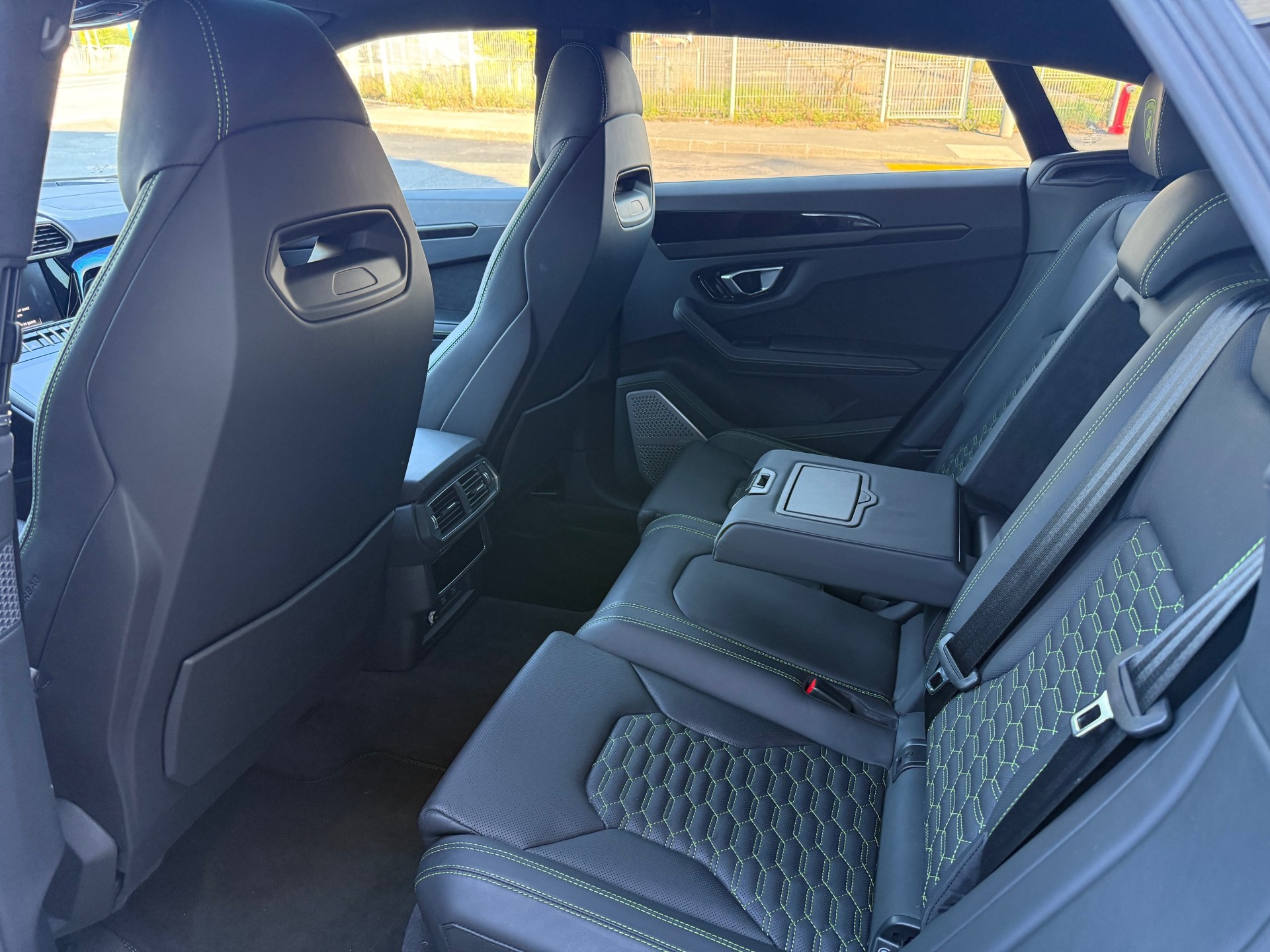 LAMBORGHINI Urus E-Gear-image-10