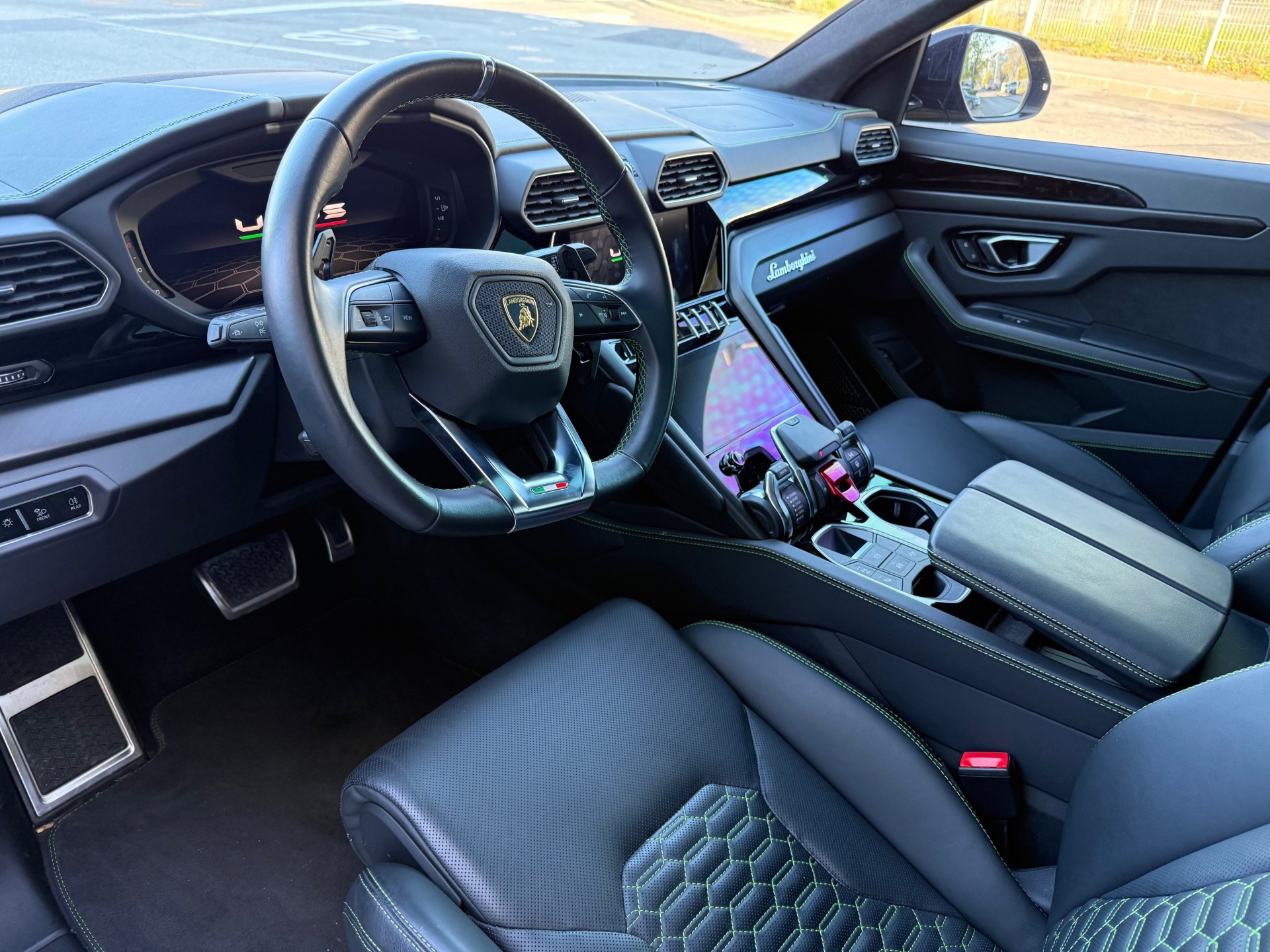 LAMBORGHINI Urus E-Gear-image-8