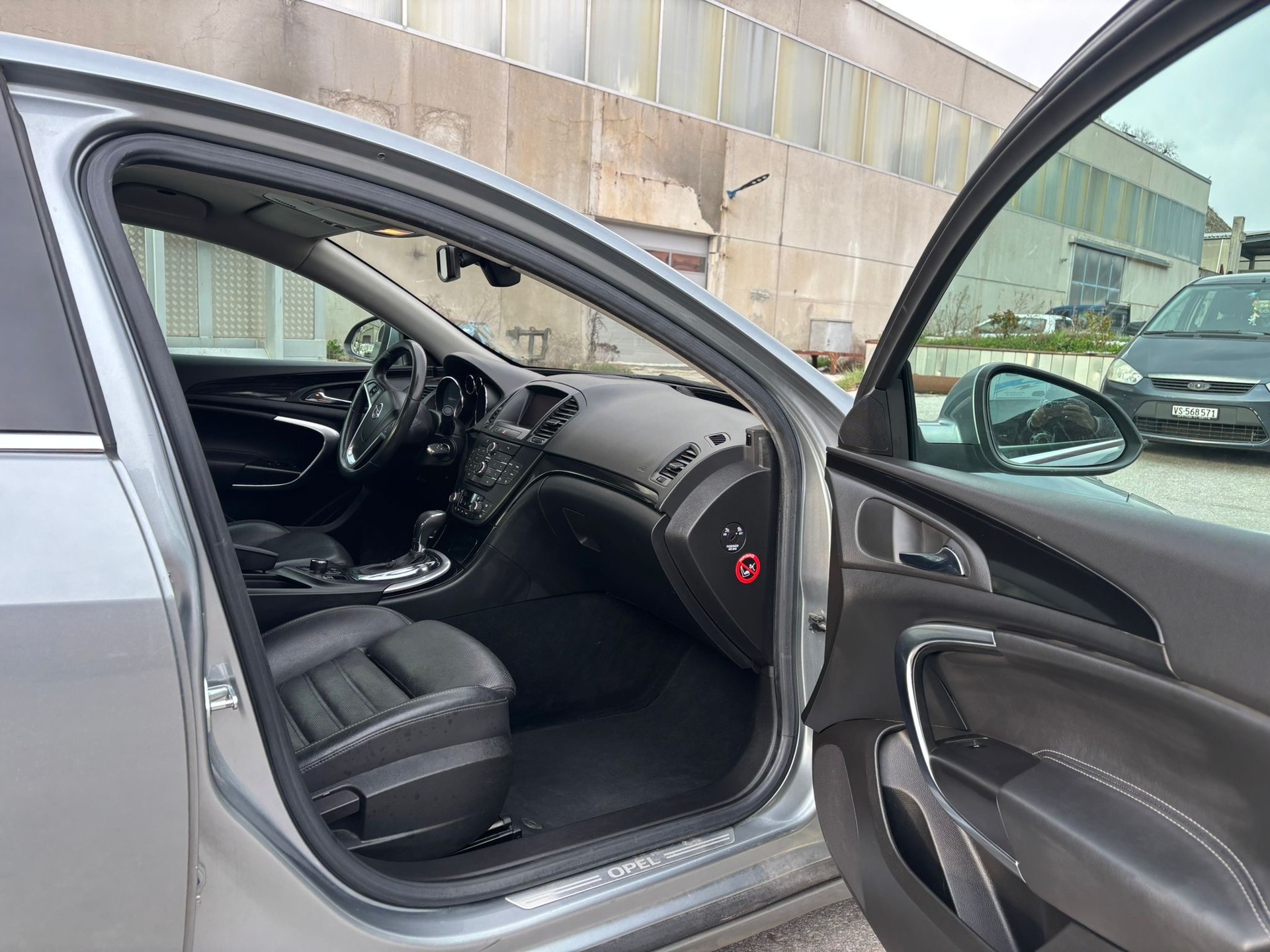 OPEL Insignia 2.0 Turbo Cosmo Automatic-image-9