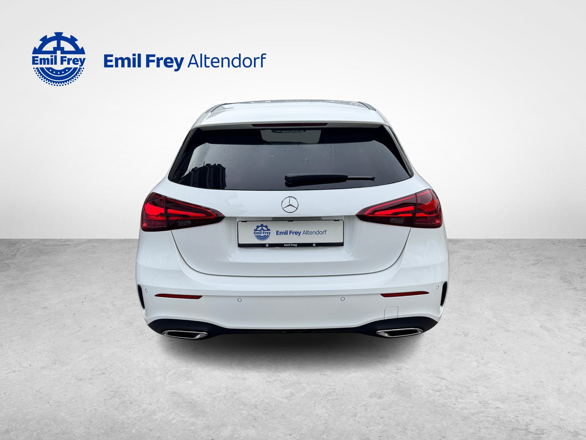 MERCEDES-BENZ A 180 AMG Line-showroom-element-3
