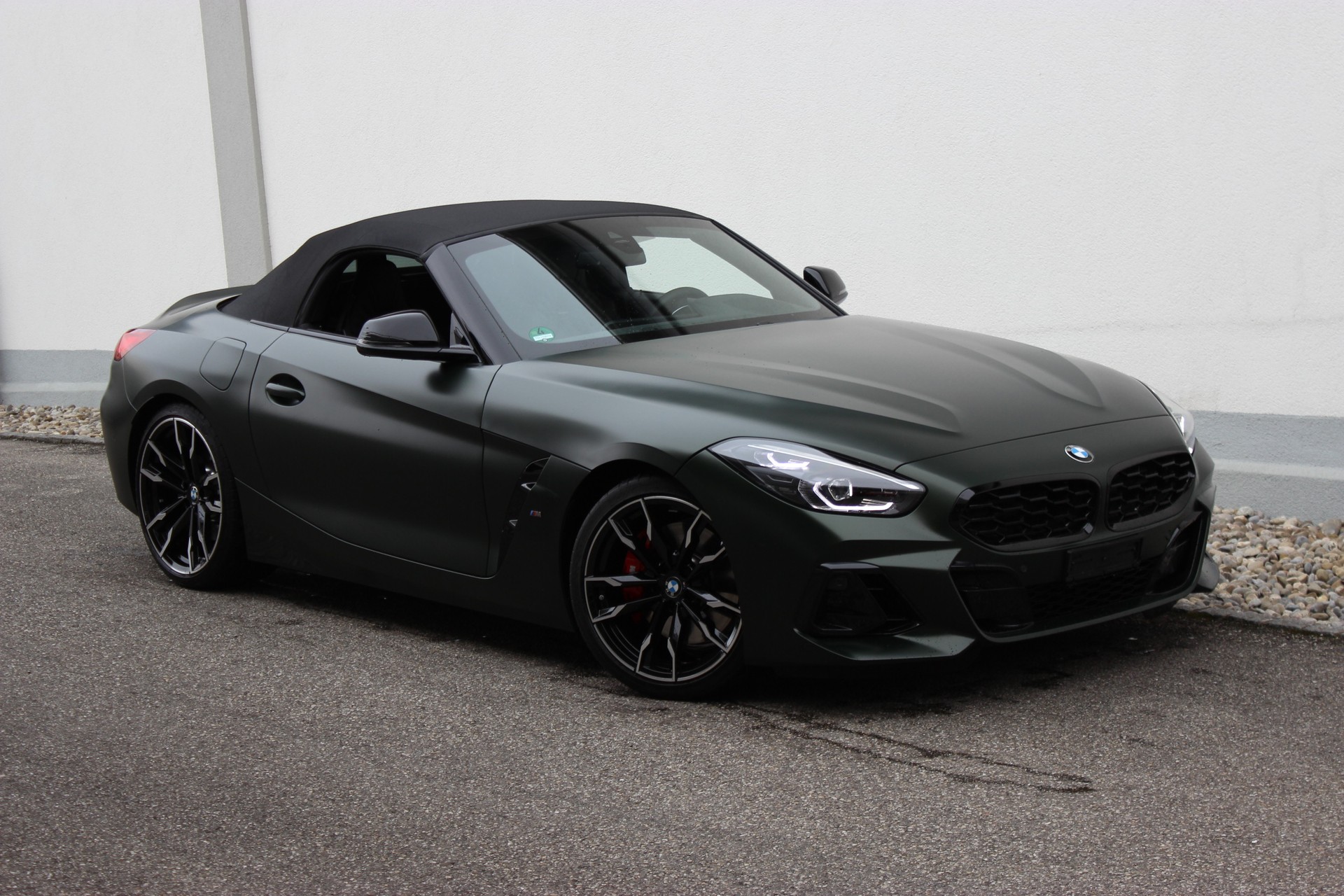 BMW Z4 M40i *FROZEN DEEP GREEN metallic*-showroom-element-2