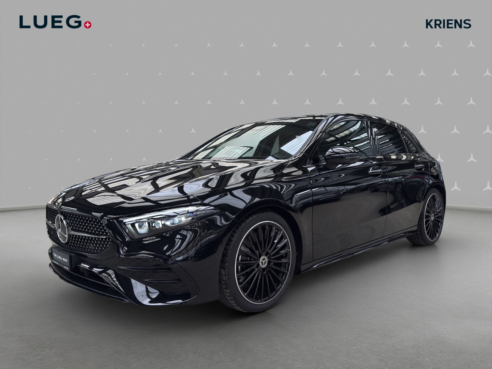 MERCEDES-BENZ A 250 4M - AMG / DISTRONIC / 360 Grad Kamera / Panorama-Dach