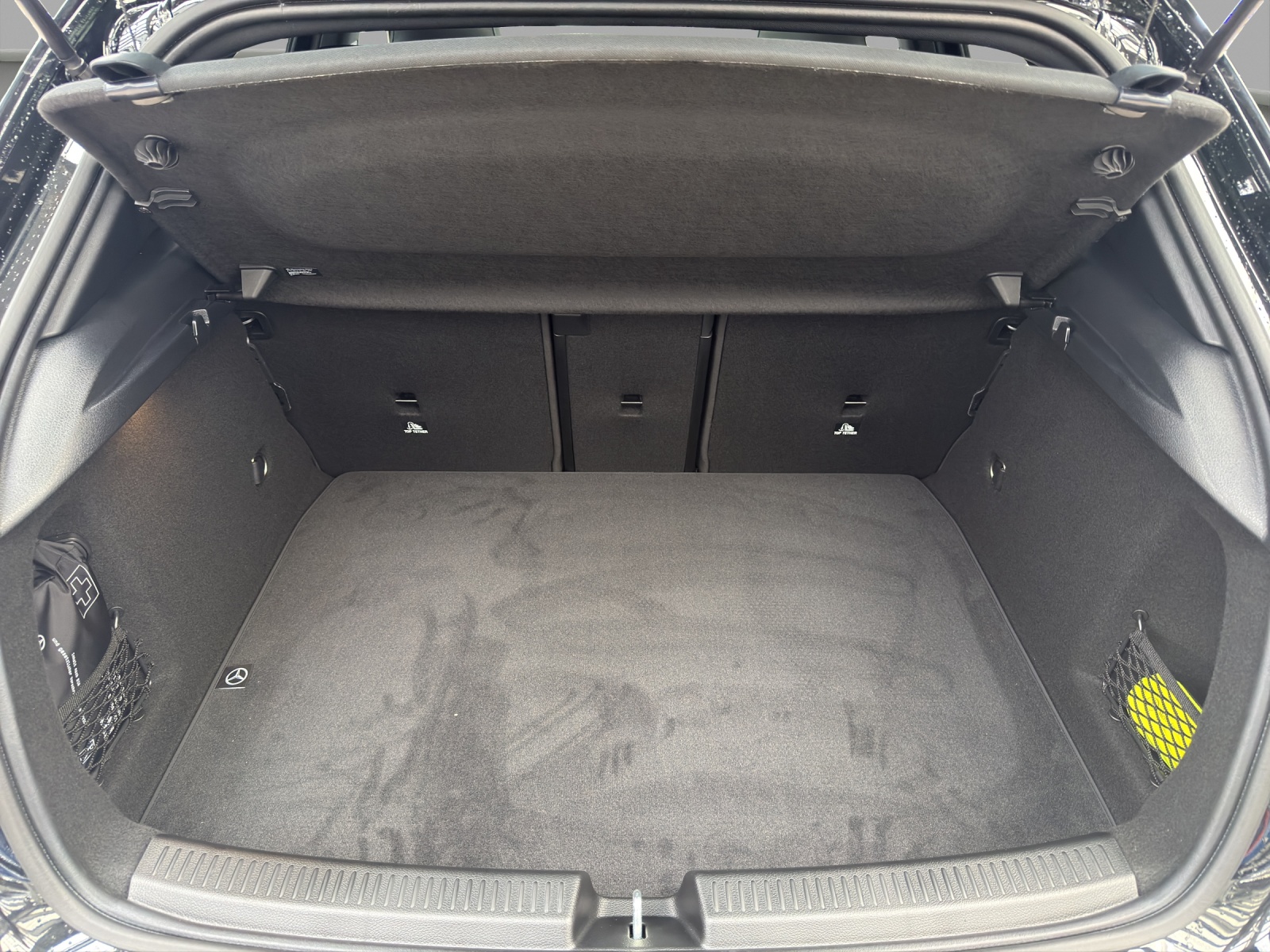 MERCEDES-BENZ A 250 4M - AMG / DISTRONIC / 360 Grad Kamera / Panorama-Dach-image-14