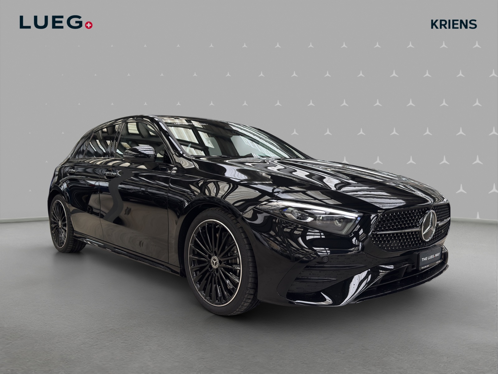 MERCEDES-BENZ A 250 4M - AMG / DISTRONIC / 360 Grad Kamera / Panorama-Dach-image-4