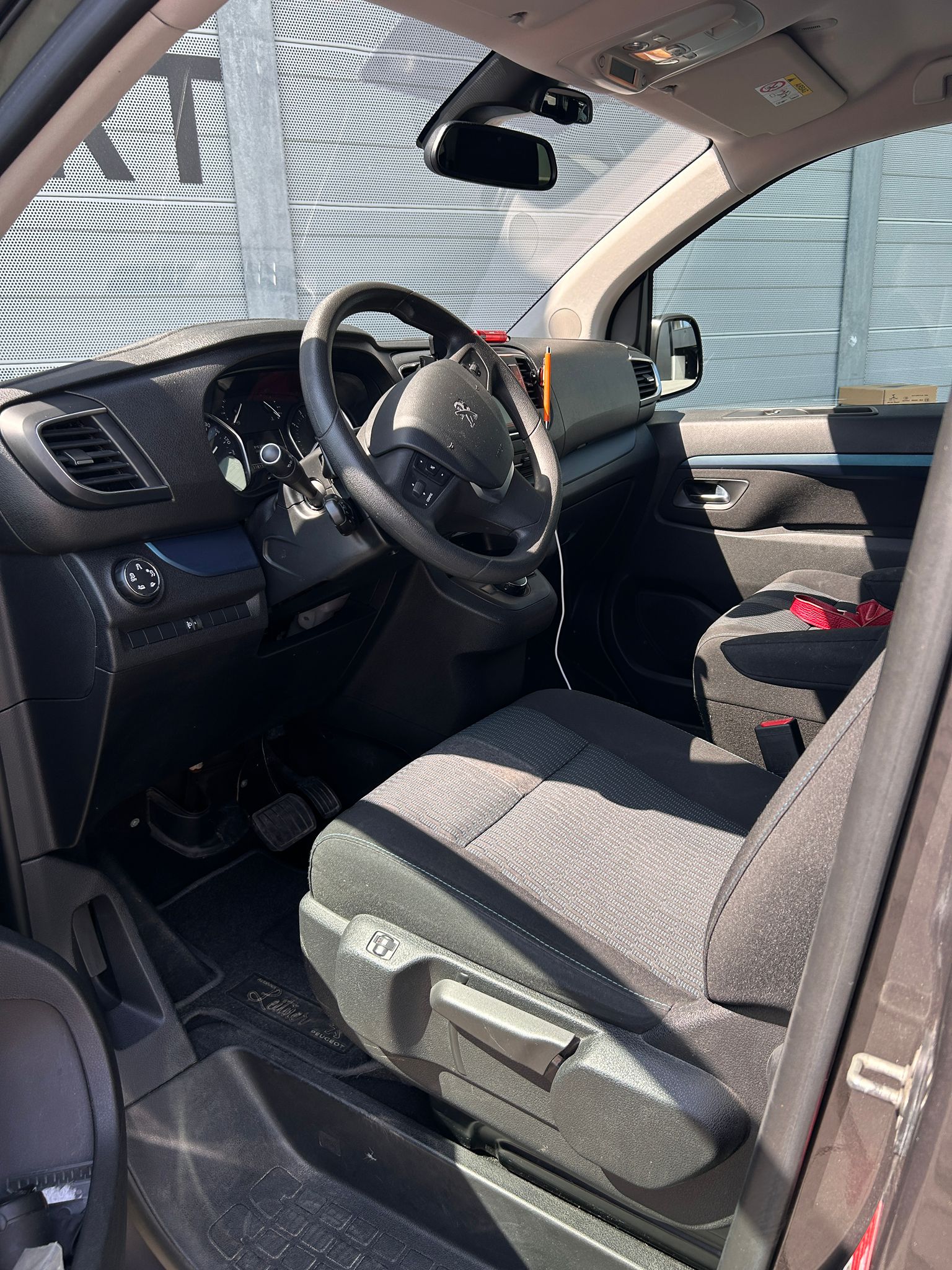 PEUGEOT Traveller 2.0 BlueHDi Active Long S/S-image-3