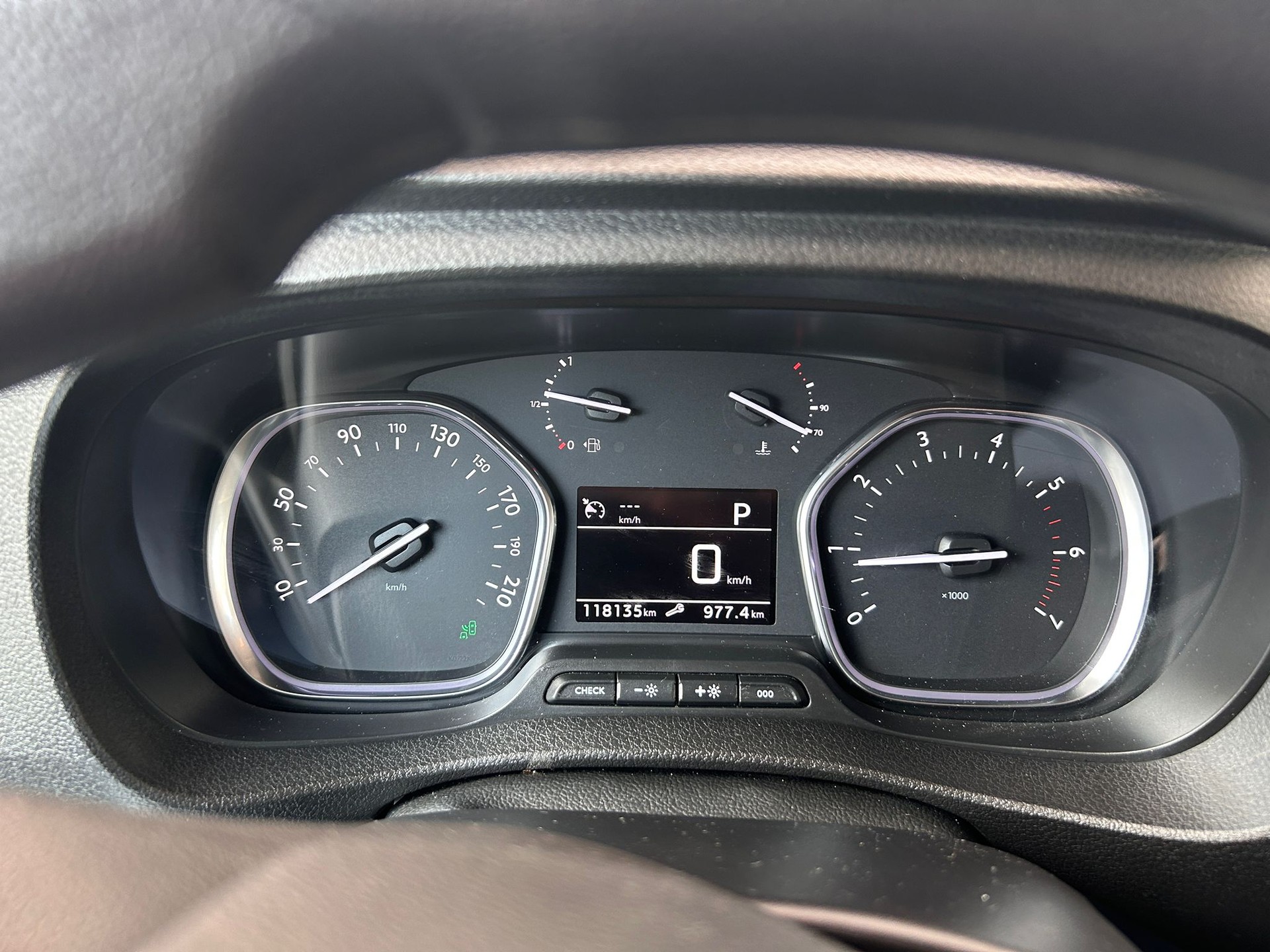 PEUGEOT Traveller 2.0 BlueHDi Active Long S/S-image-8