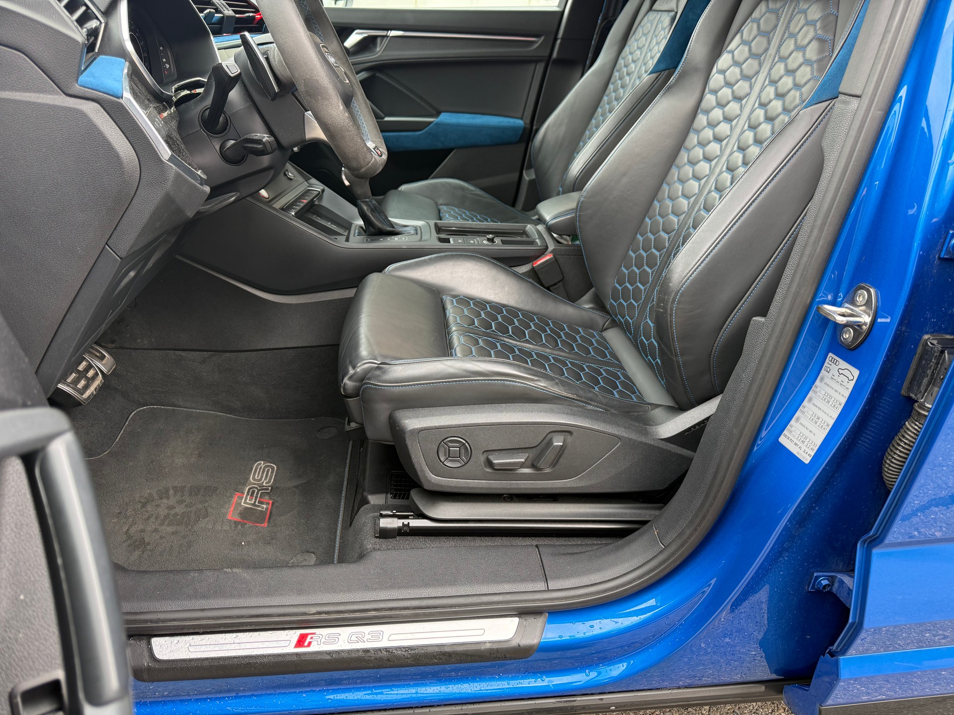 AUDI RS Q3 Sportback quattro S tronic-image-8