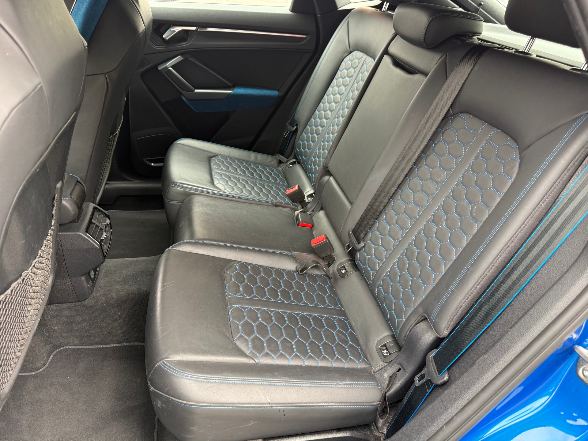 AUDI RS Q3 Sportback quattro S tronic-image-10