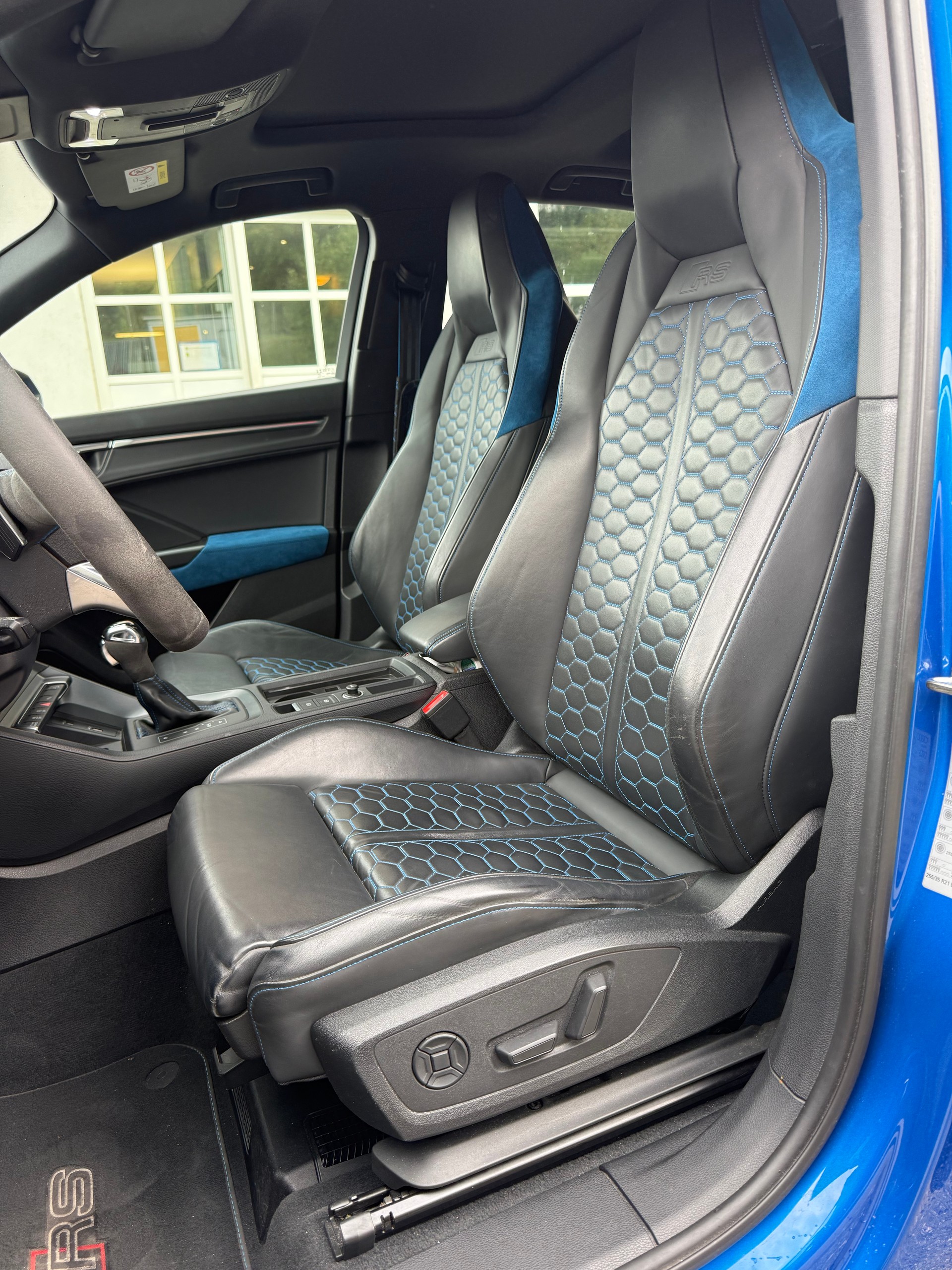 AUDI RS Q3 Sportback quattro S tronic-image-9