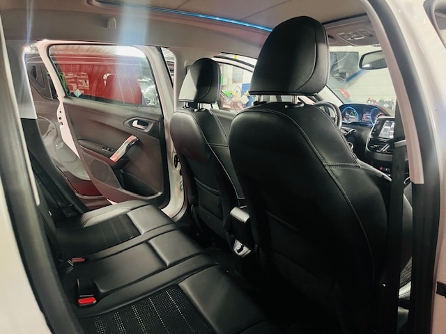 PEUGEOT 2008 1.6 VTI Allure-image-10