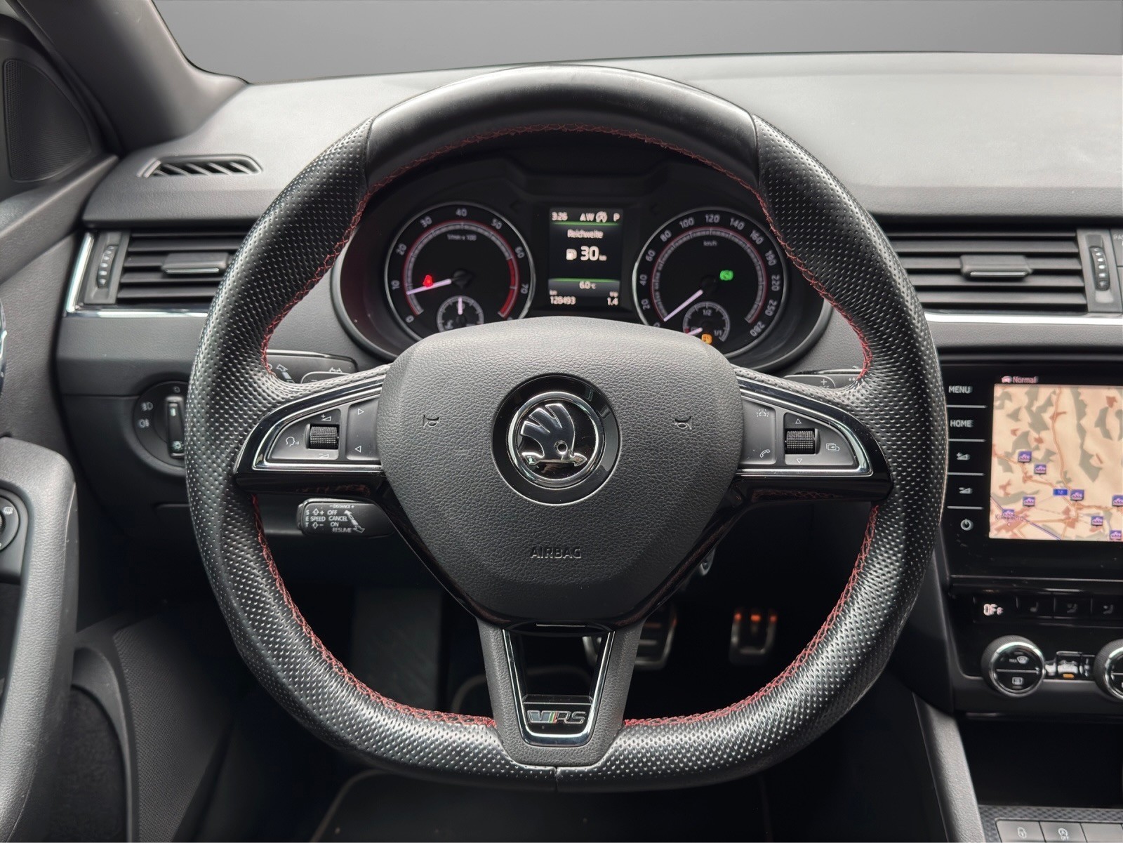 SKODA Octavia Combi 2.0 TSI RS DSG-image-9