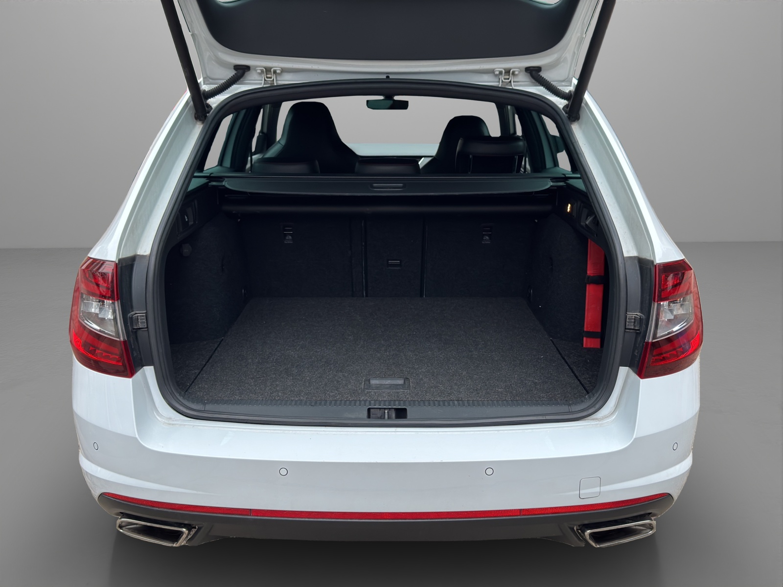 SKODA Octavia Combi 2.0 TSI RS DSG-image-11