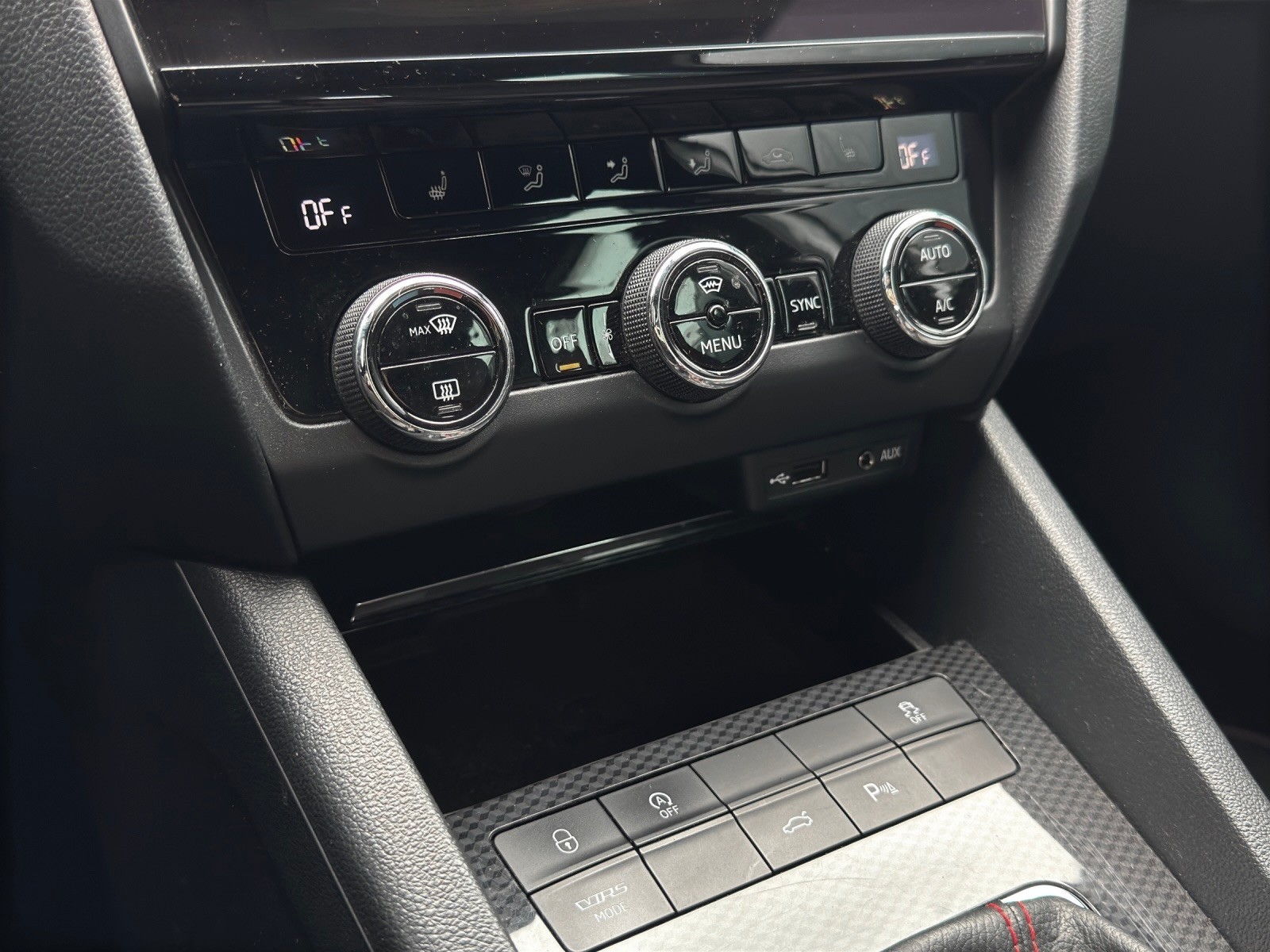 SKODA Octavia Combi 2.0 TSI RS DSG-image-15