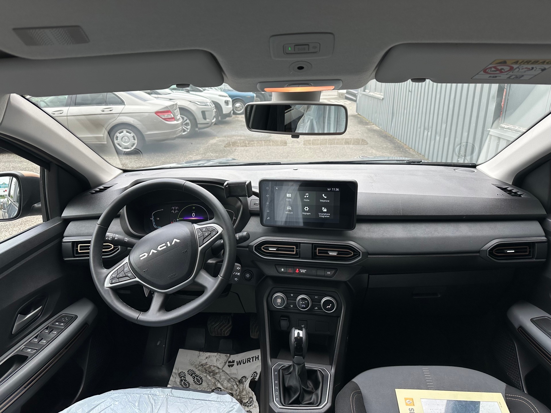 DACIA Jogger HEV 140 Extreme-image-8