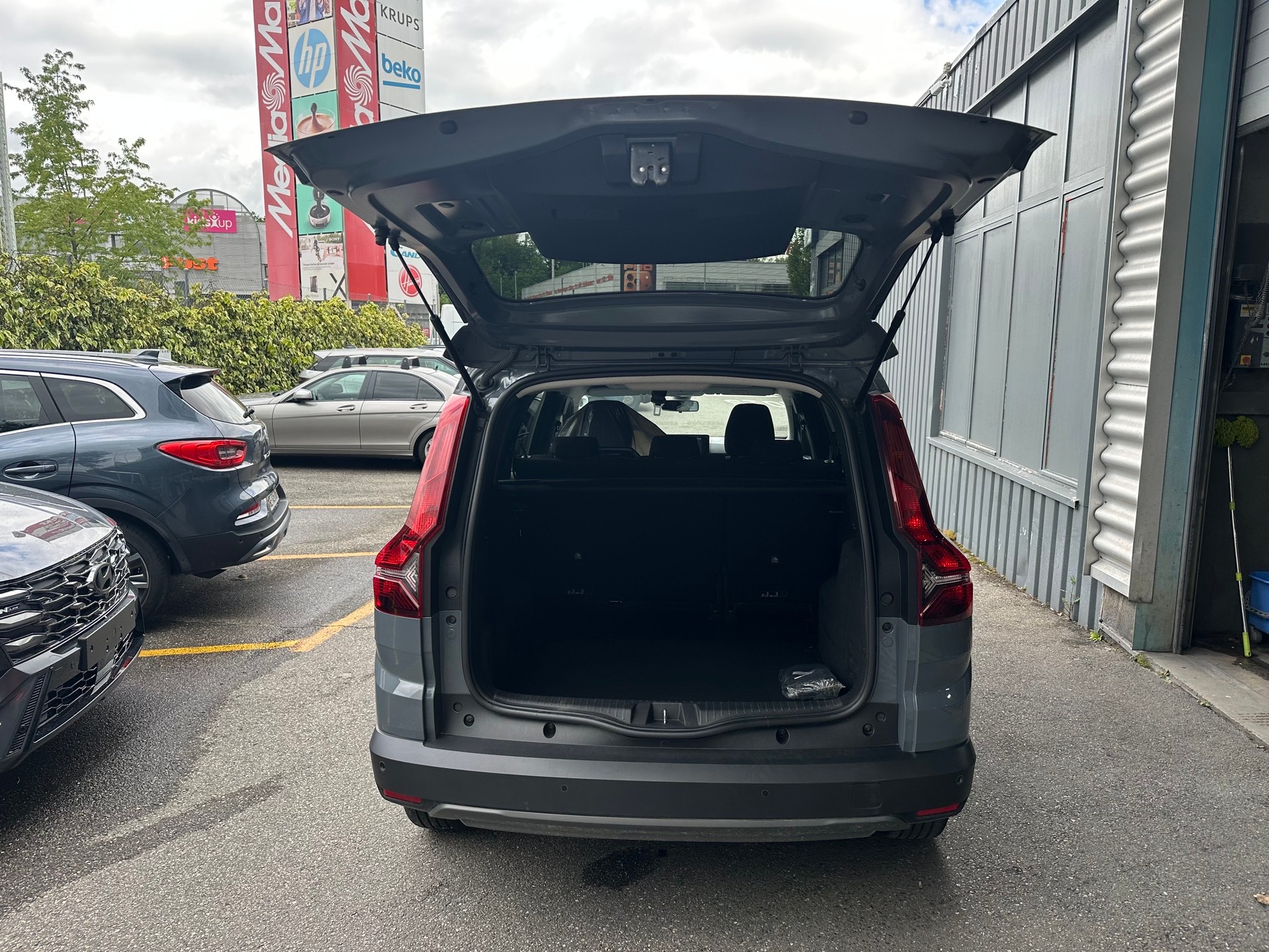 DACIA Jogger HEV 140 Extreme-image-6