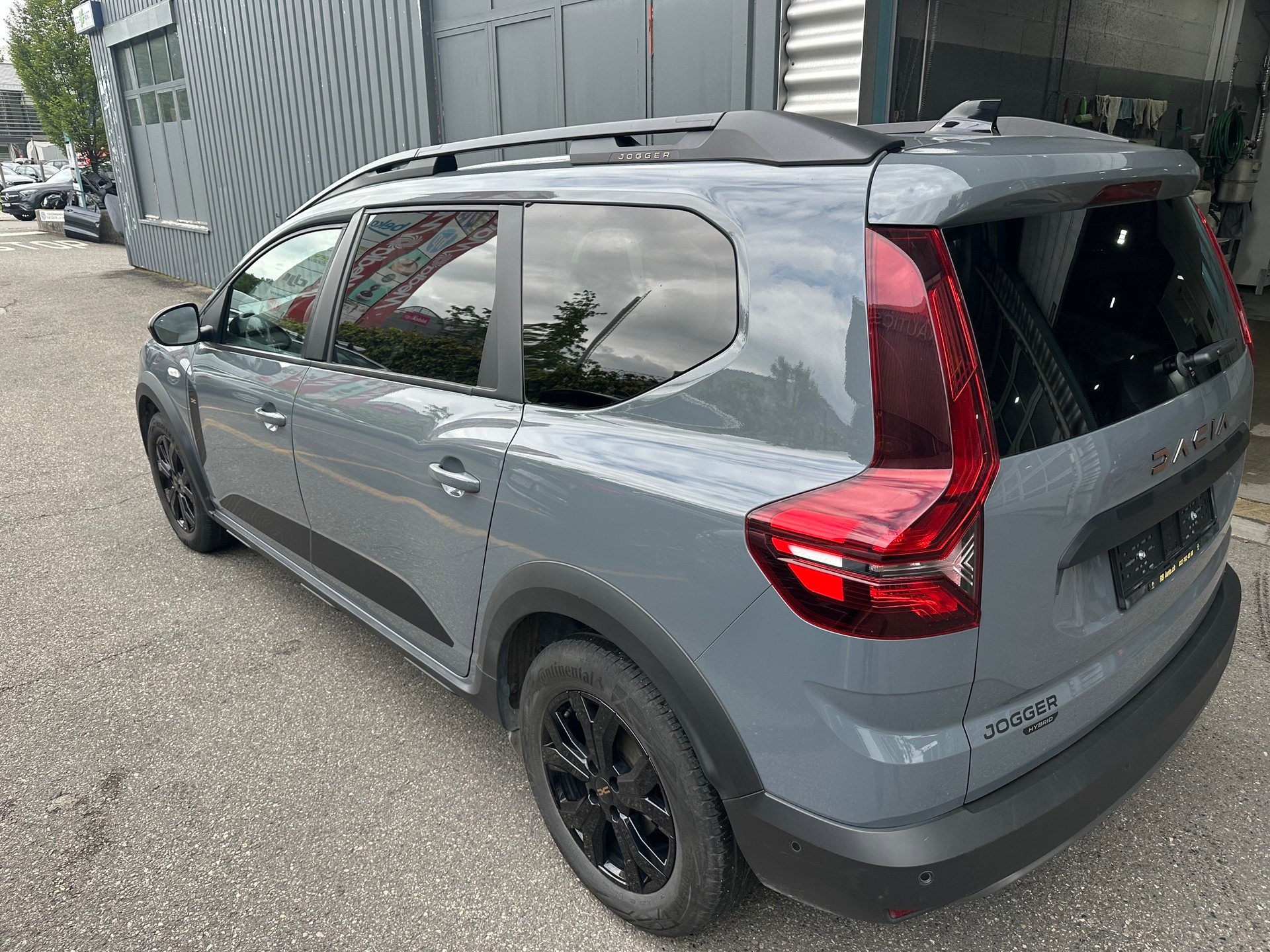 DACIA Jogger HEV 140 Extreme-image-2