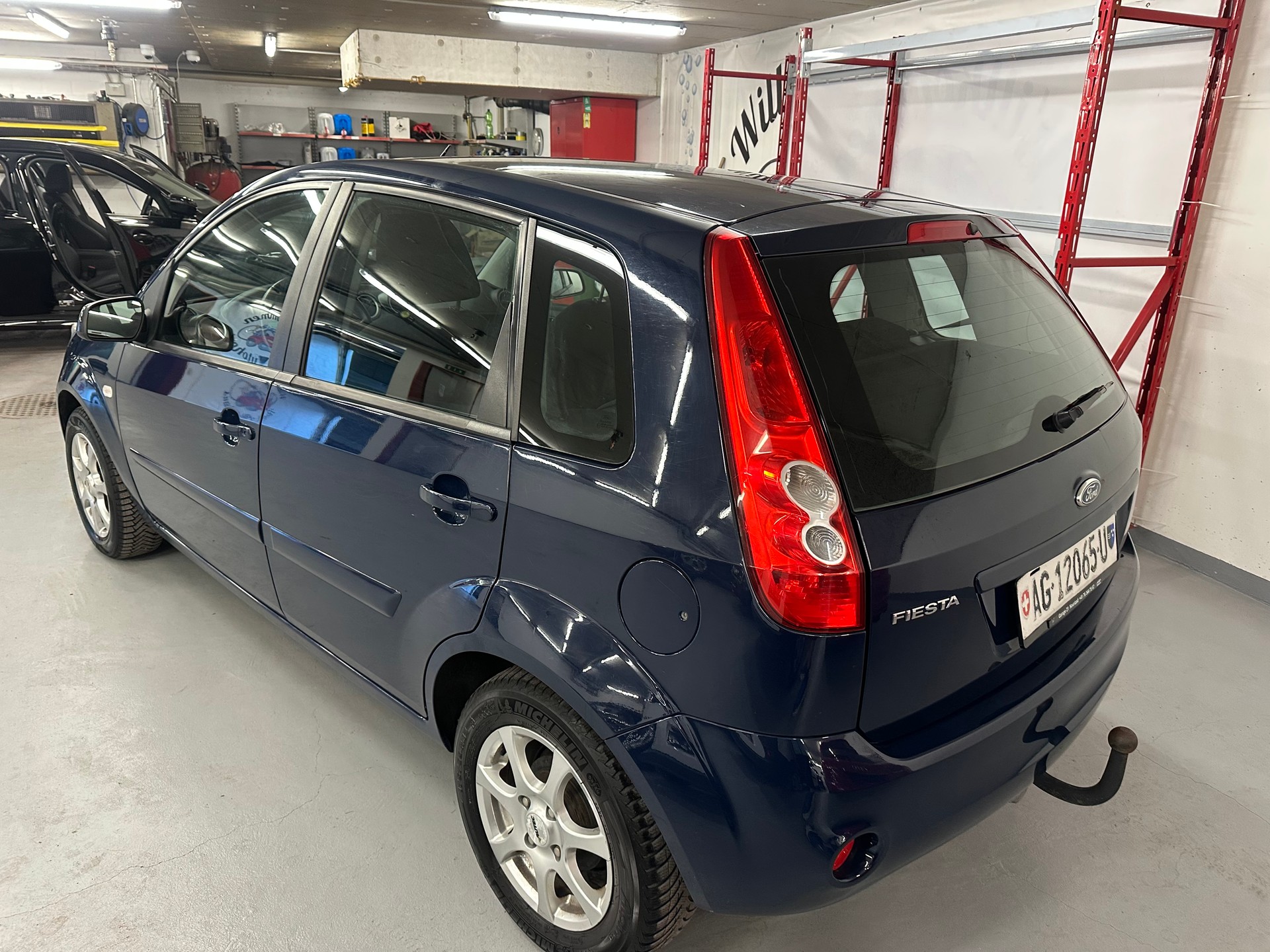 FORD Fiesta 1.4 16V Ambiente-image-3