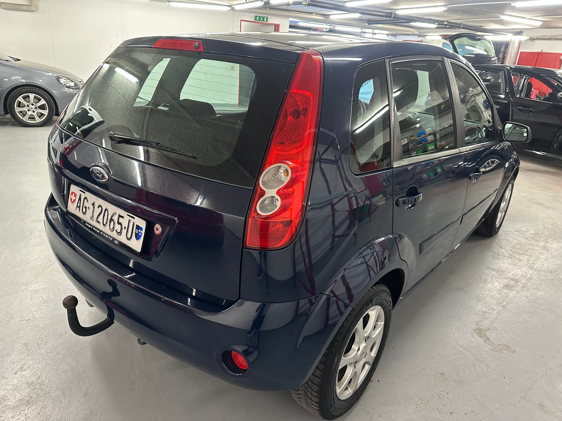FORD Fiesta 1.4 16V Ambiente-image-4