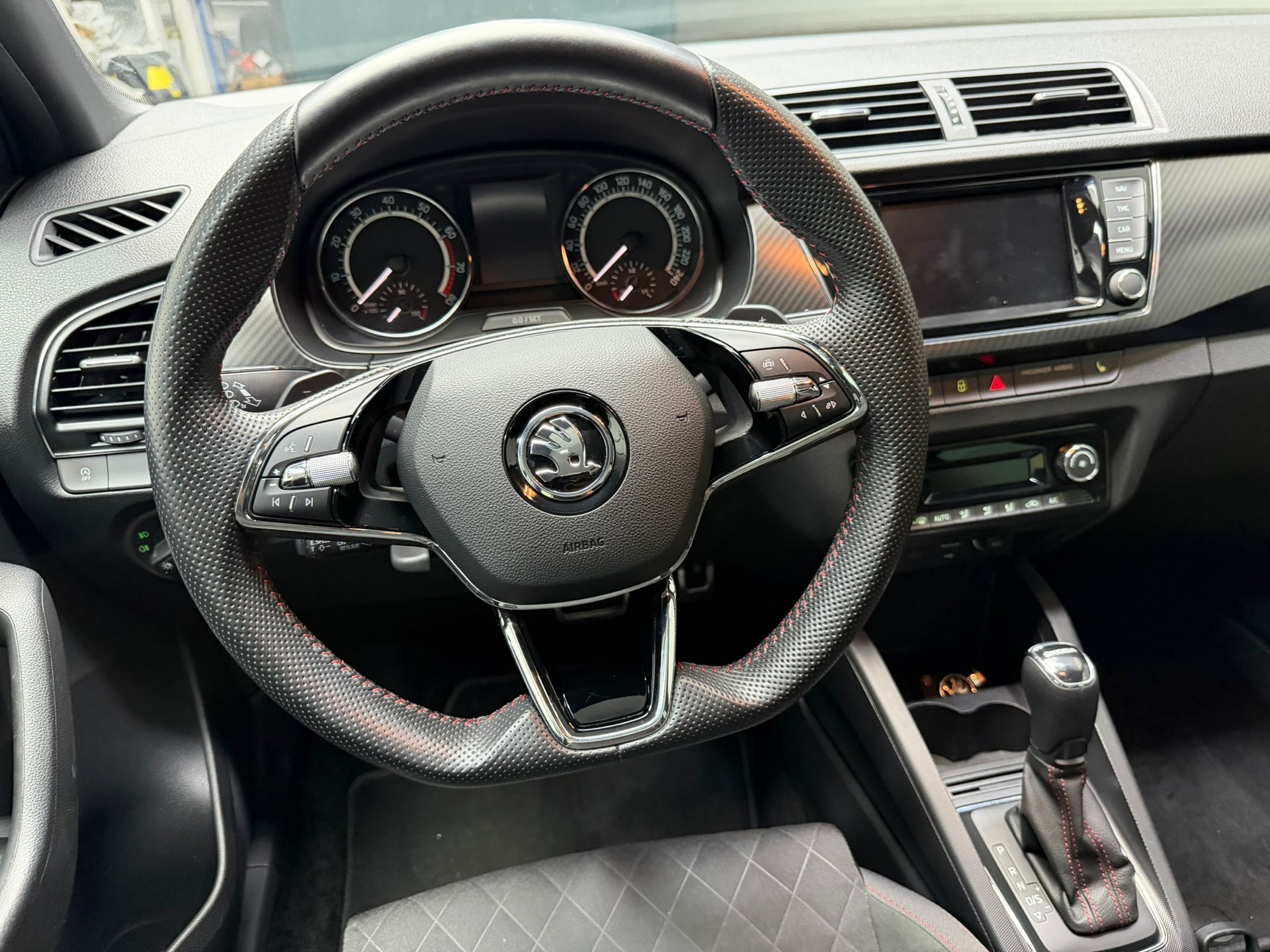 SKODA Fabia 1.0 TSI Monte Carlo DSG-image-16