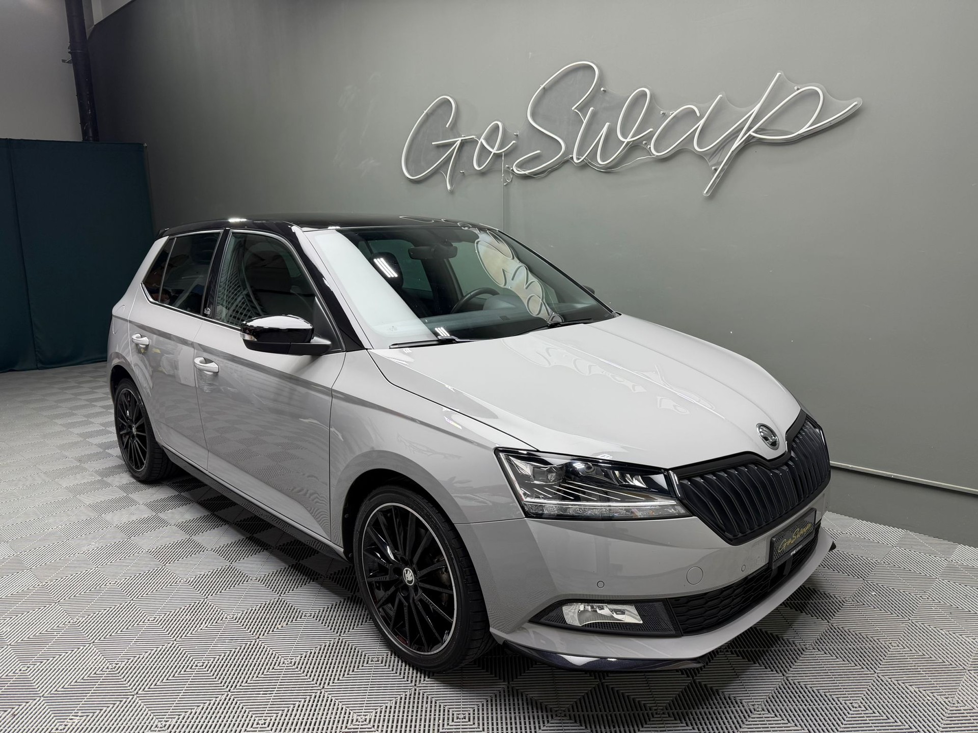 SKODA Fabia 1.0 TSI Monte Carlo DSG-showroom-element-1
