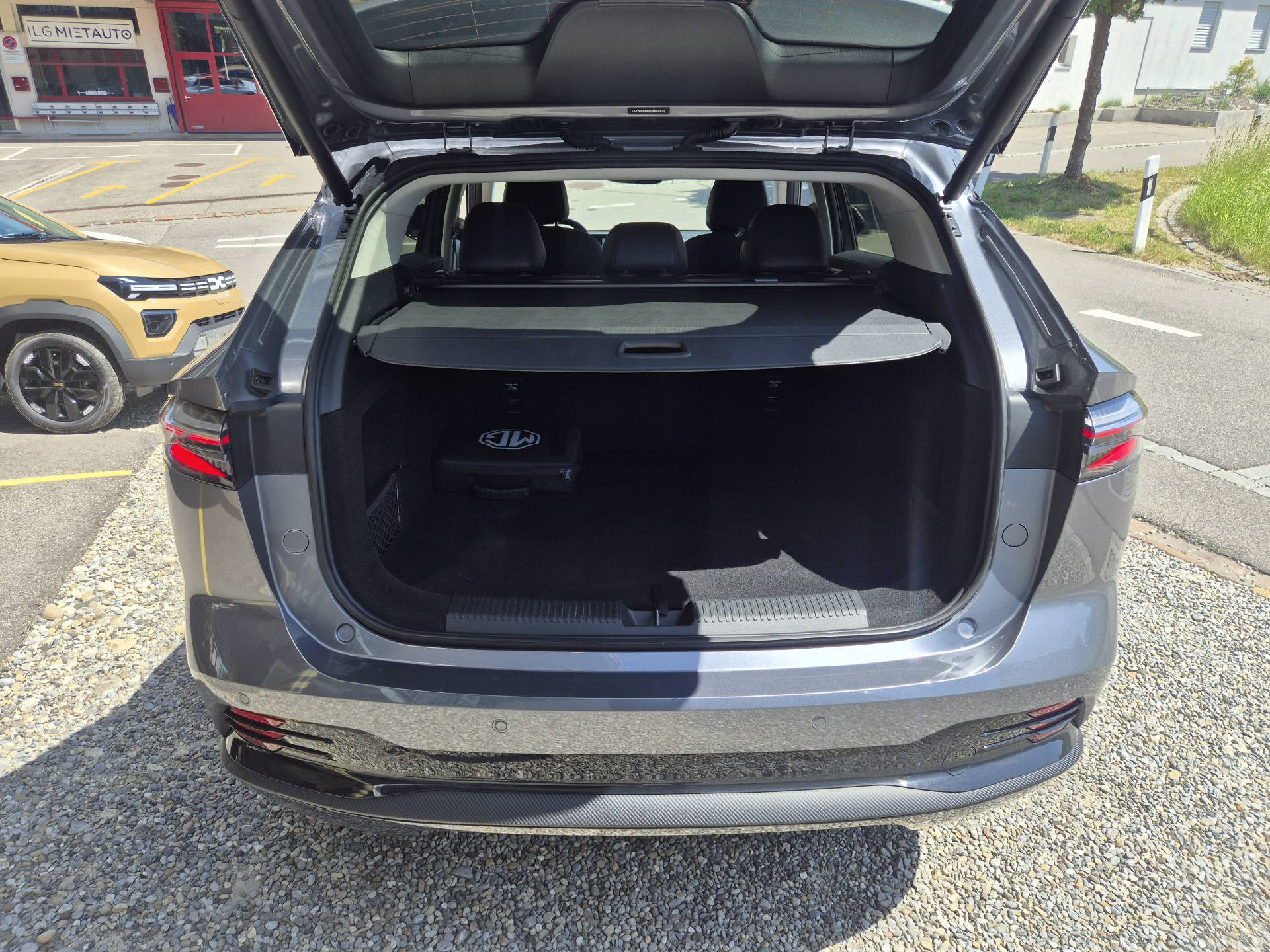 MG HS PHEV Luxury-image-7