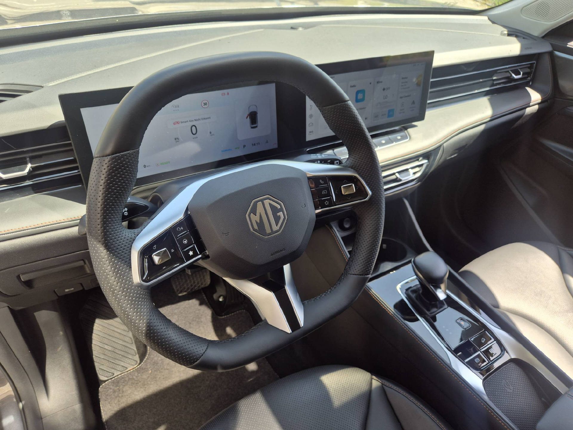 MG HS PHEV Luxury-image-9