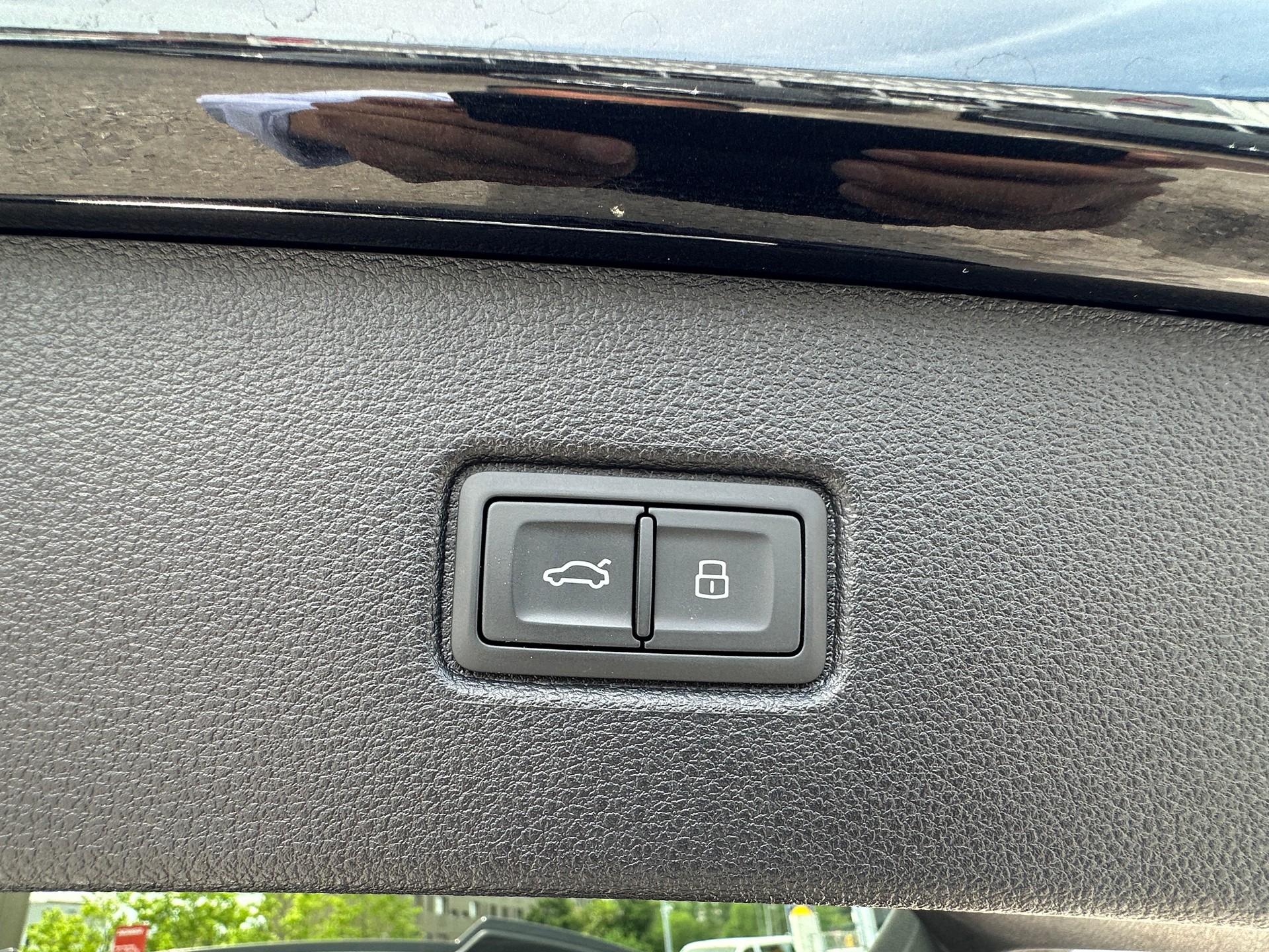 AUDI SQ7 4.0 TDI quattro tiptronic-image-12
