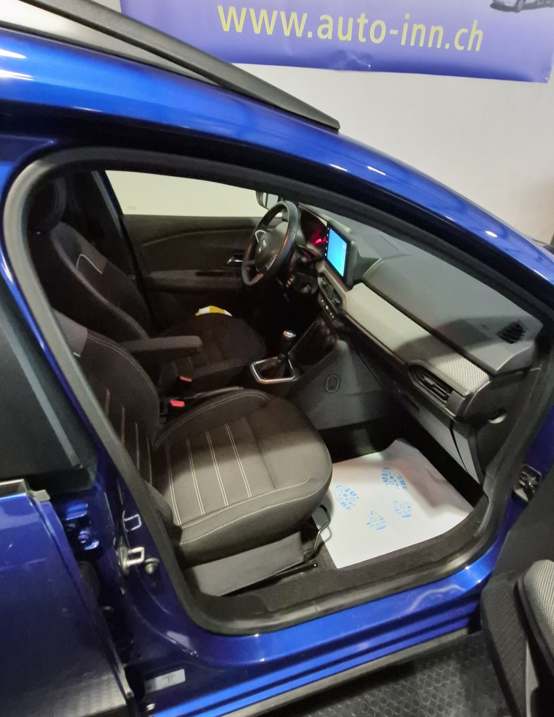 DACIA Jogger TCe 110 Extreme - 7 POSTI-image-9