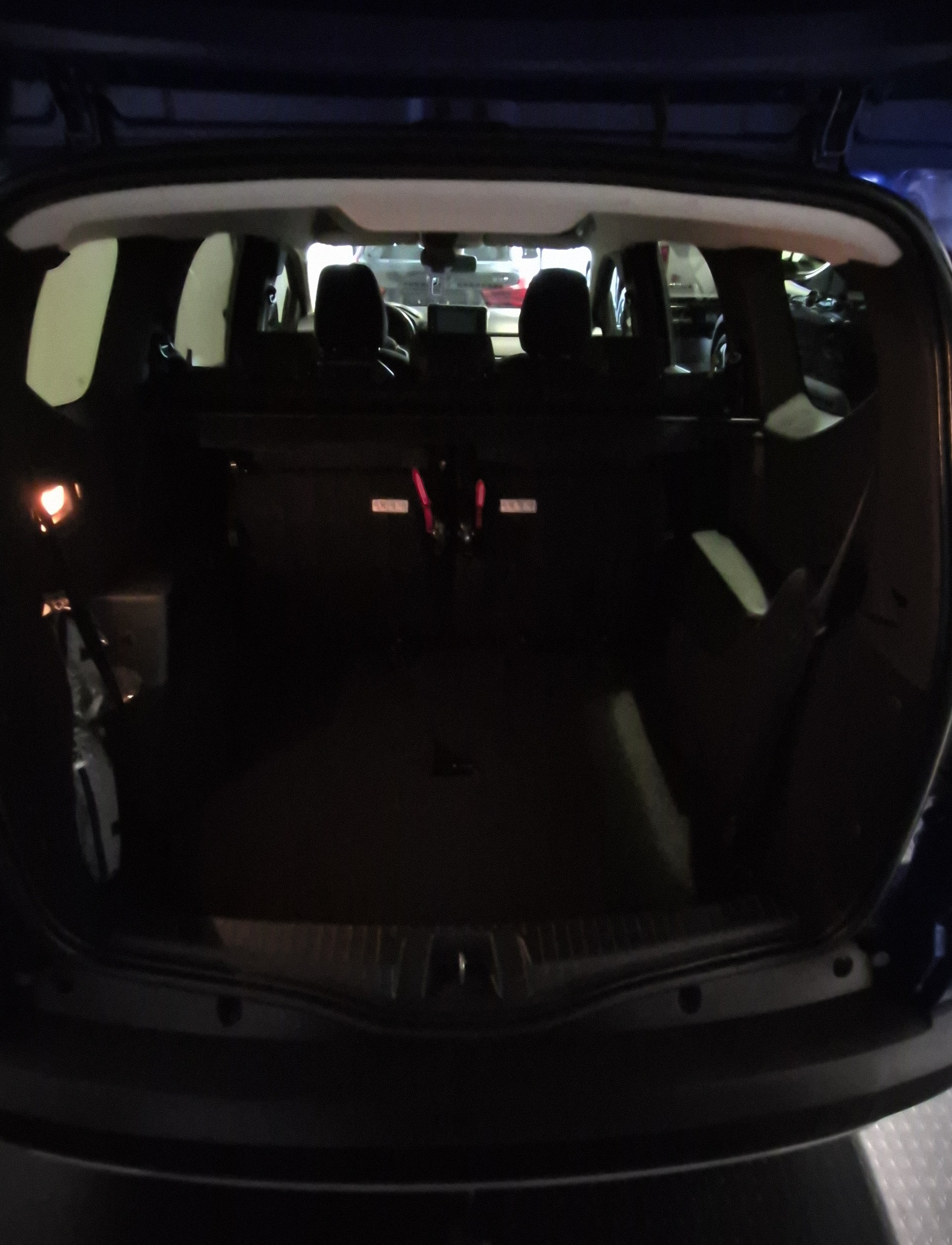 DACIA Jogger TCe 110 Extreme - 7 POSTI-image-6
