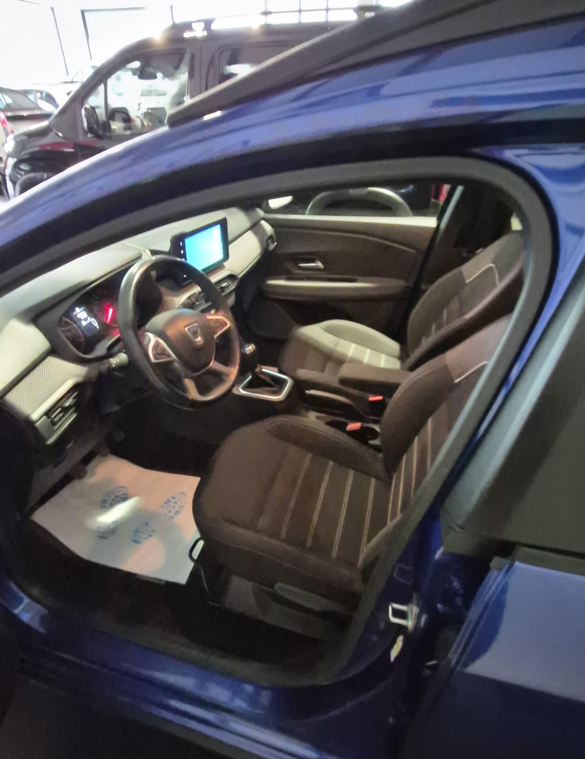 DACIA Jogger TCe 110 Extreme - 7 POSTI-image-10