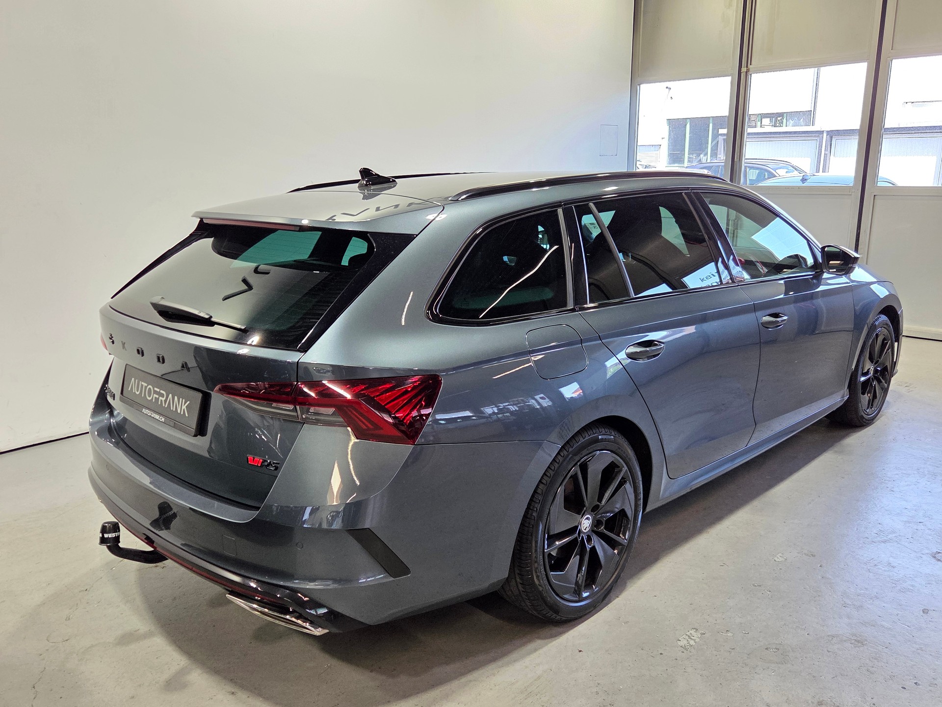 SKODA Octavia Combi 2.0 TDI RS 4x4 DSG-image-16