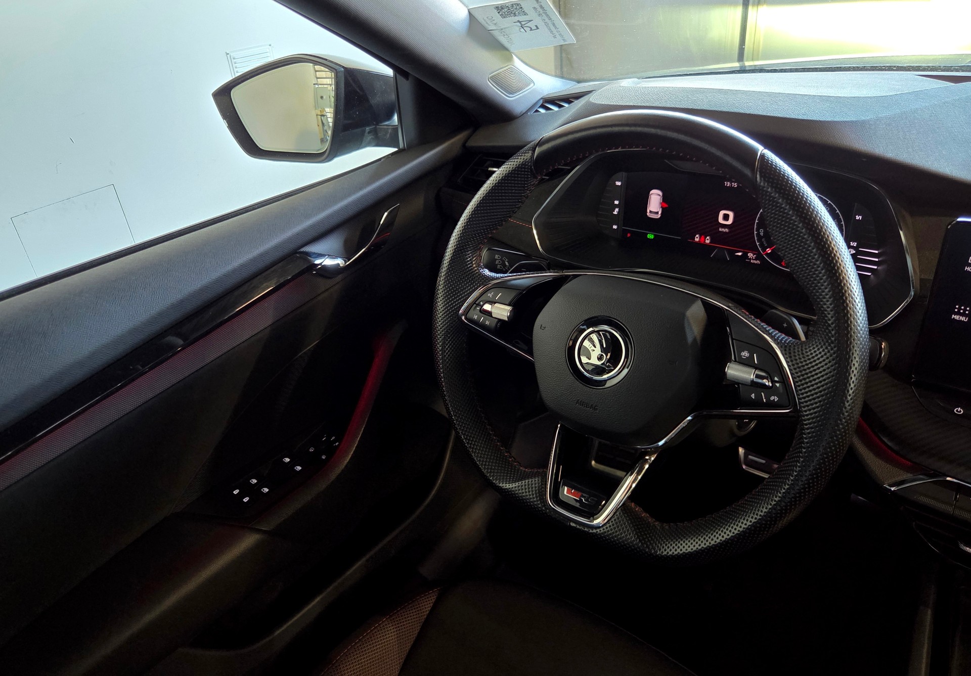 SKODA Octavia Combi 2.0 TDI RS 4x4 DSG-image-17