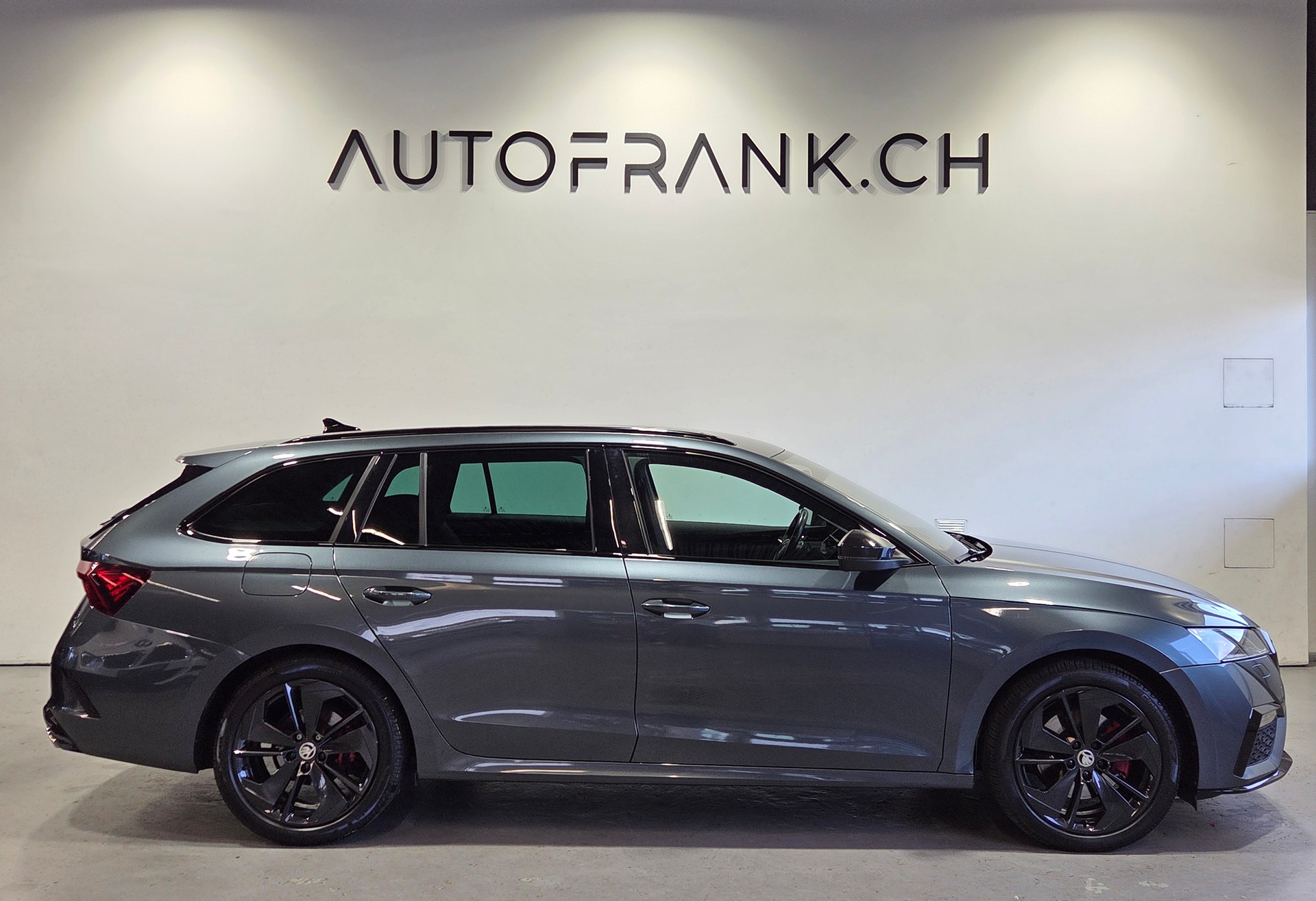 SKODA Octavia Combi 2.0 TDI RS 4x4 DSG-showroom-element-1